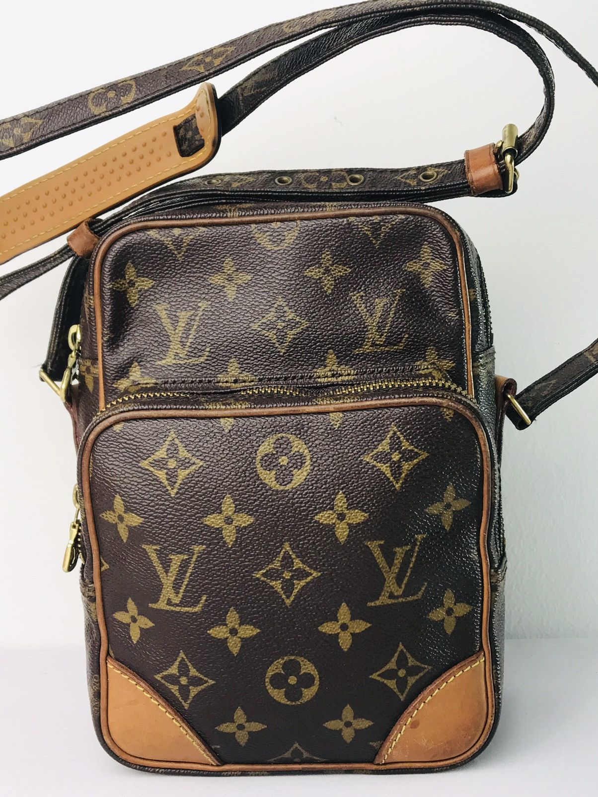 Louis Vuitton Authentic Louis Vuitton Amazon Crossbody bag #682 Size ONE SIZE - 3 Thumbnail