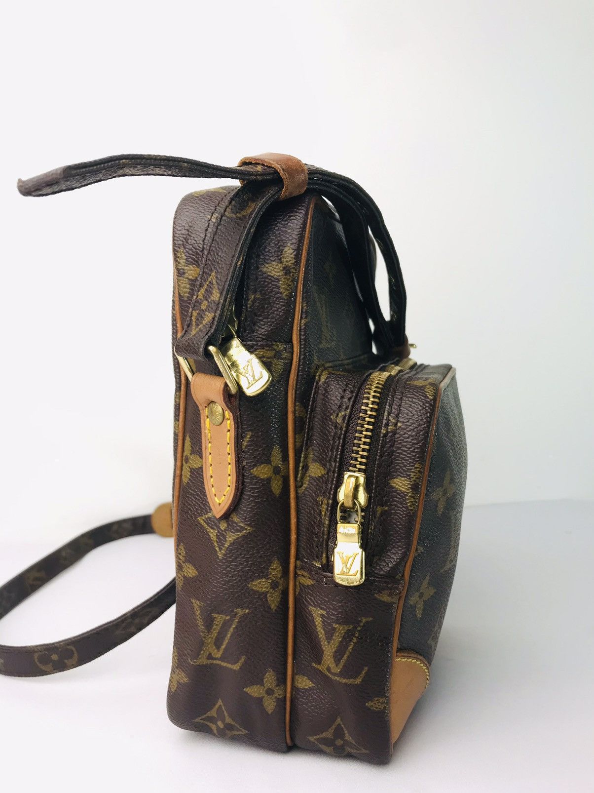Louis Vuitton Authentic Louis Vuitton Amazon Crossbody bag #682 Size ONE SIZE - 4 Thumbnail