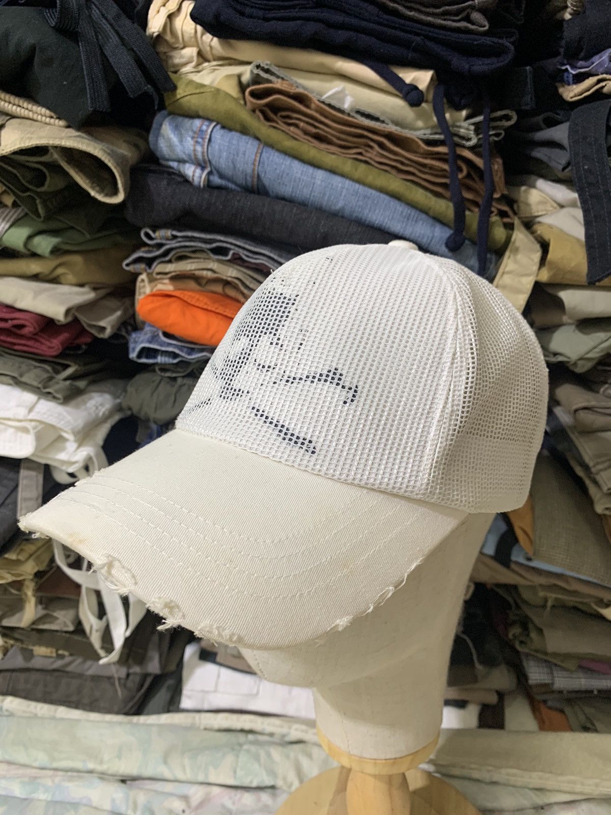 Seditionaries Trucker hat reproduct NYC skull design distressed hat Size ONE SIZE - 4 Thumbnail
