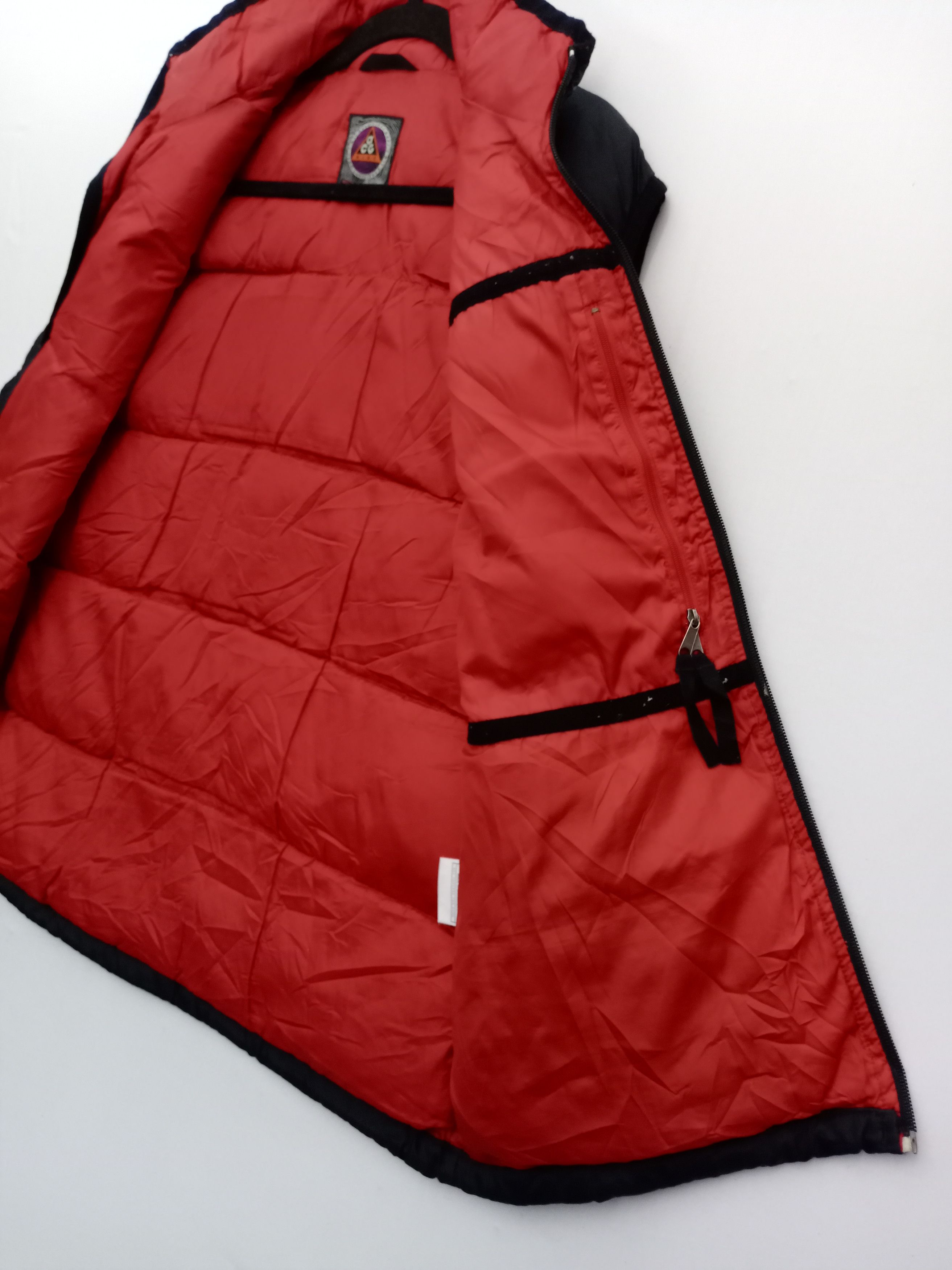 Nike ACG × Vintage Vintage Nike ACG Small Logo Spell out Puffer Vest Size 38L - 3 Thumbnail