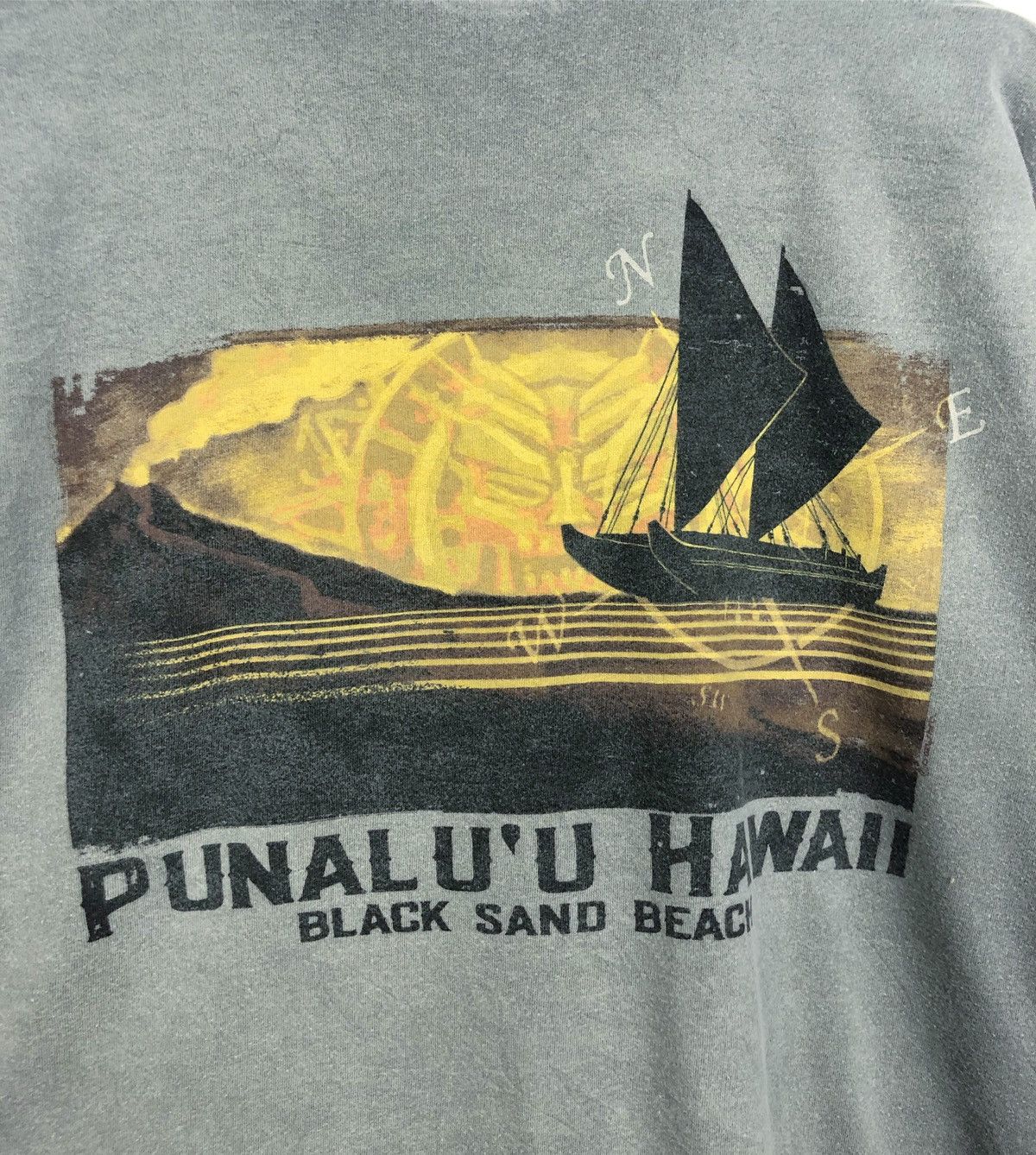 Vintage Rare Vintage Crazy Shirts Hawaii Tee Size US L / EU 52-54 / 3 - 8 Thumbnail
