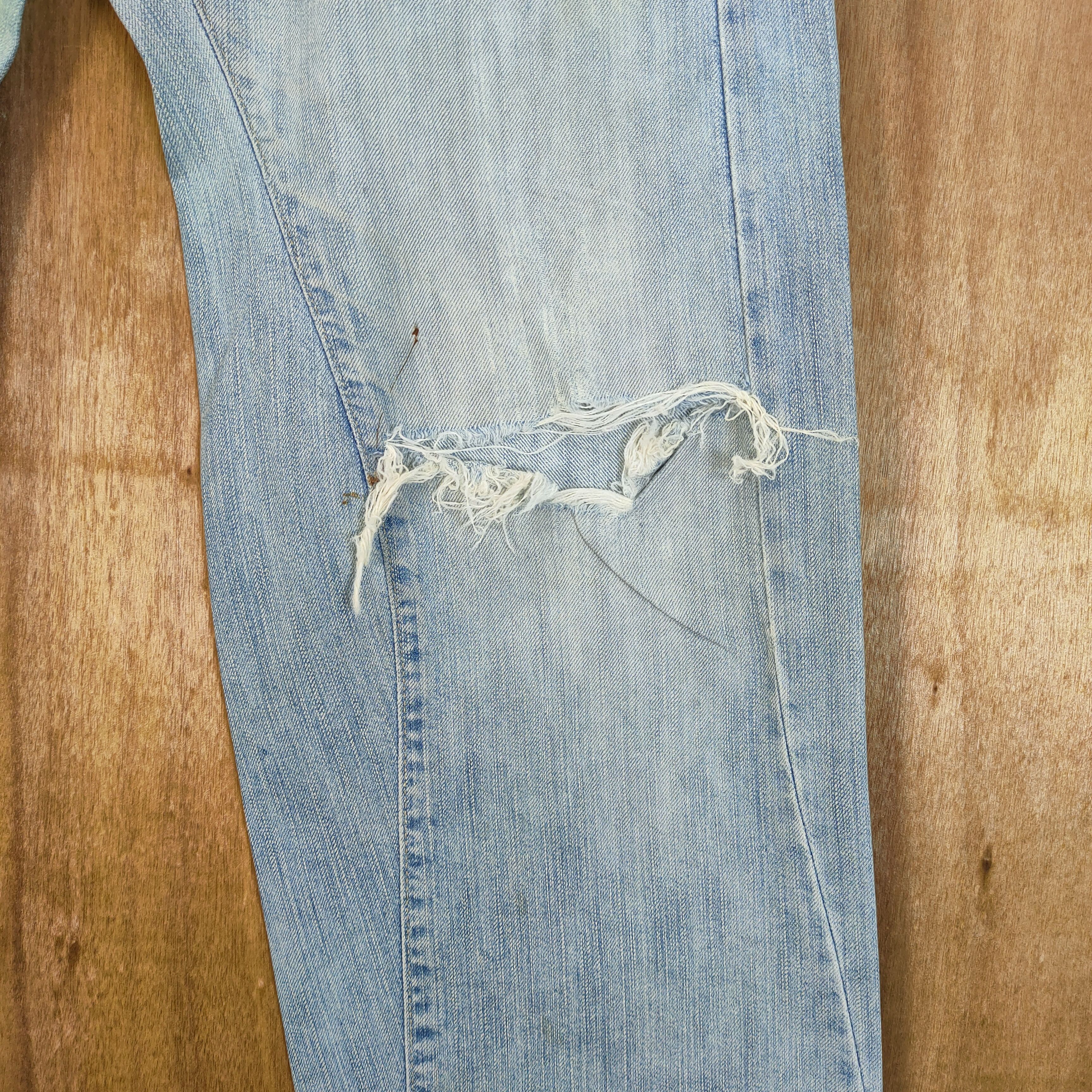 Edwin × Jean × Vintage EDWIN FADED LIGHT BLUE RIPPEP KNEE LOWRISE JEANS PANTS Size US 34 / EU 50 - 4 Thumbnail