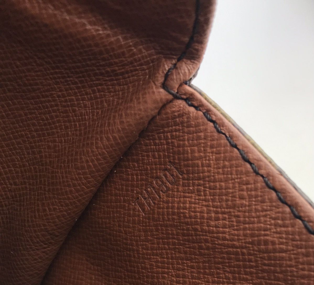 Louis Vuitton ❌Last Drop❌Auth Louis vuitton Saint cloud GM Shoulderbag Size ONE SIZE - 18 Thumbnail