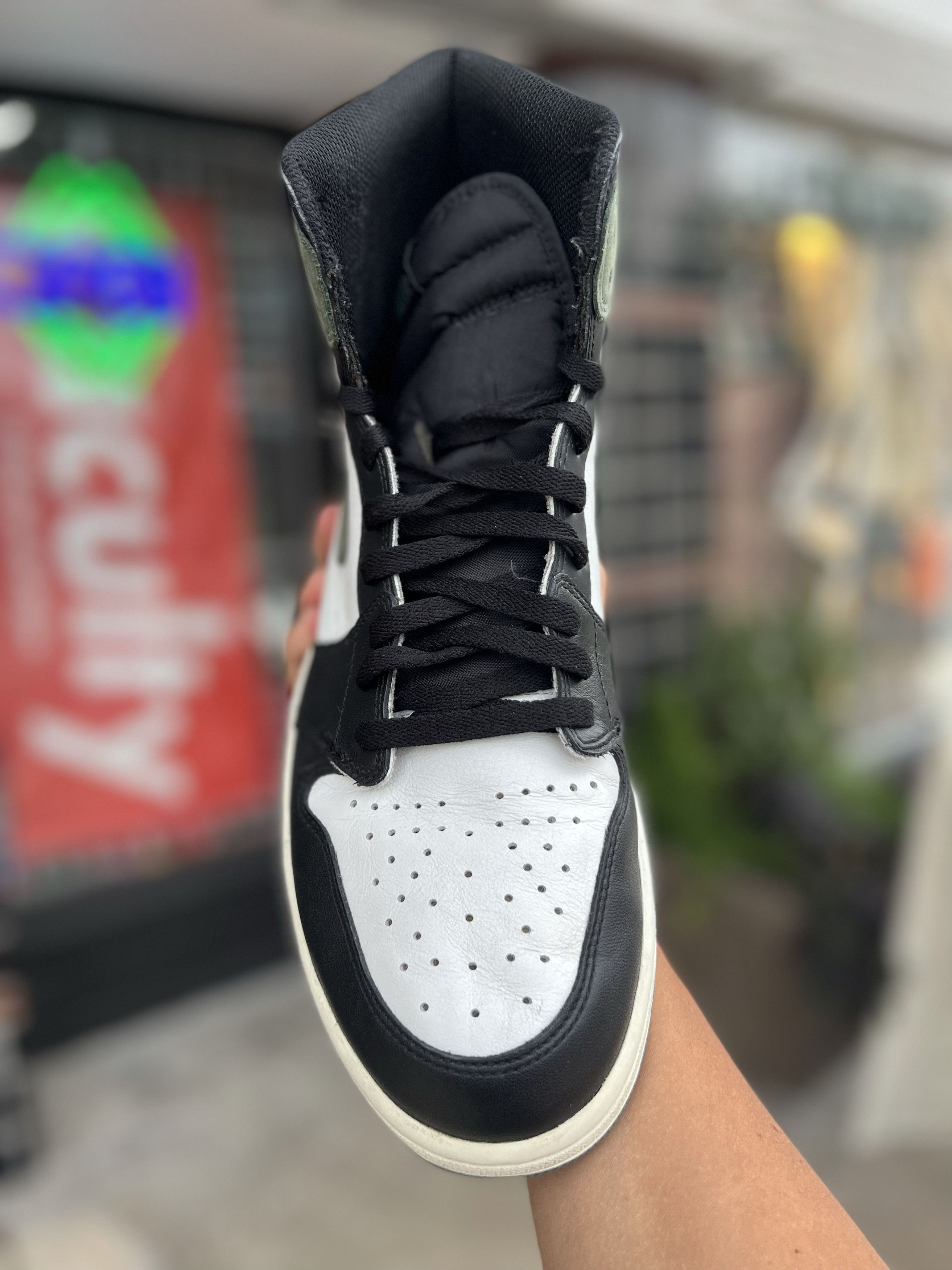 Jordan Brand Jordan 1 Clay Green sz. 13 Size US 13 / EU 46 - 10 Thumbnail