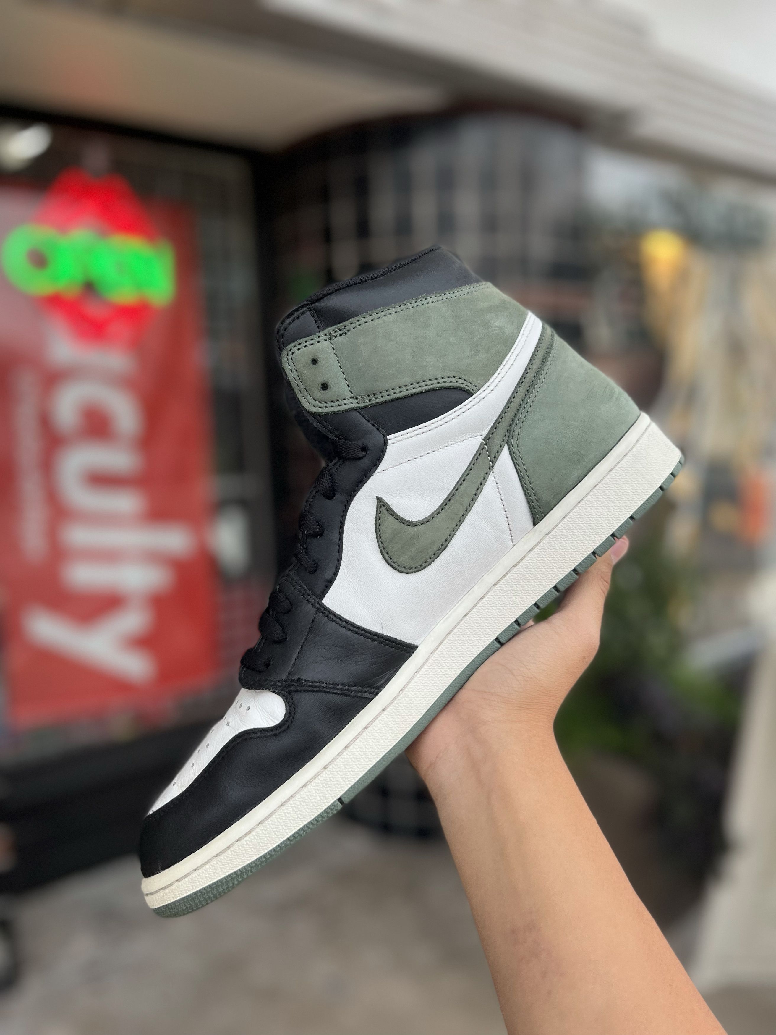 Jordan Brand Jordan 1 Clay Green sz. 13 Size US 13 / EU 46 - 9 Thumbnail