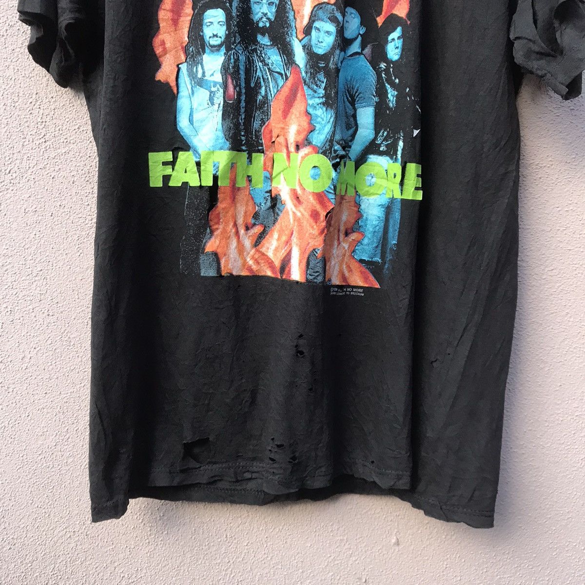 Vintage Vintage 1989 Faith No More Trashed distressed destroy shirt Size US L / EU 52-54 / 3 - 2 Thumbnail