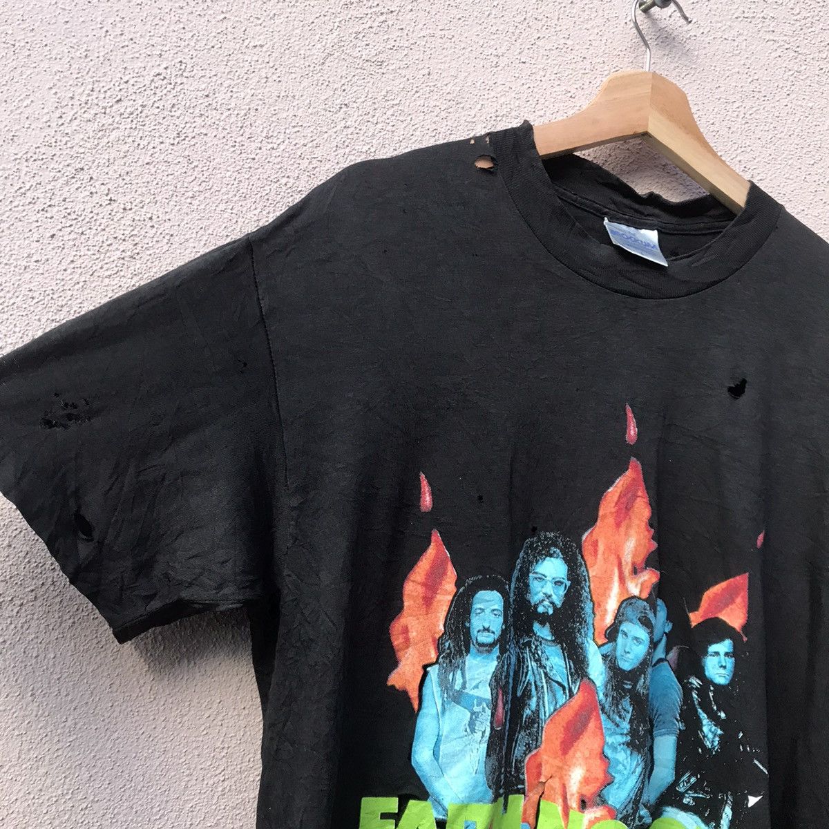 Vintage Vintage 1989 Faith No More Trashed distressed destroy shirt Size US L / EU 52-54 / 3 - 3 Thumbnail