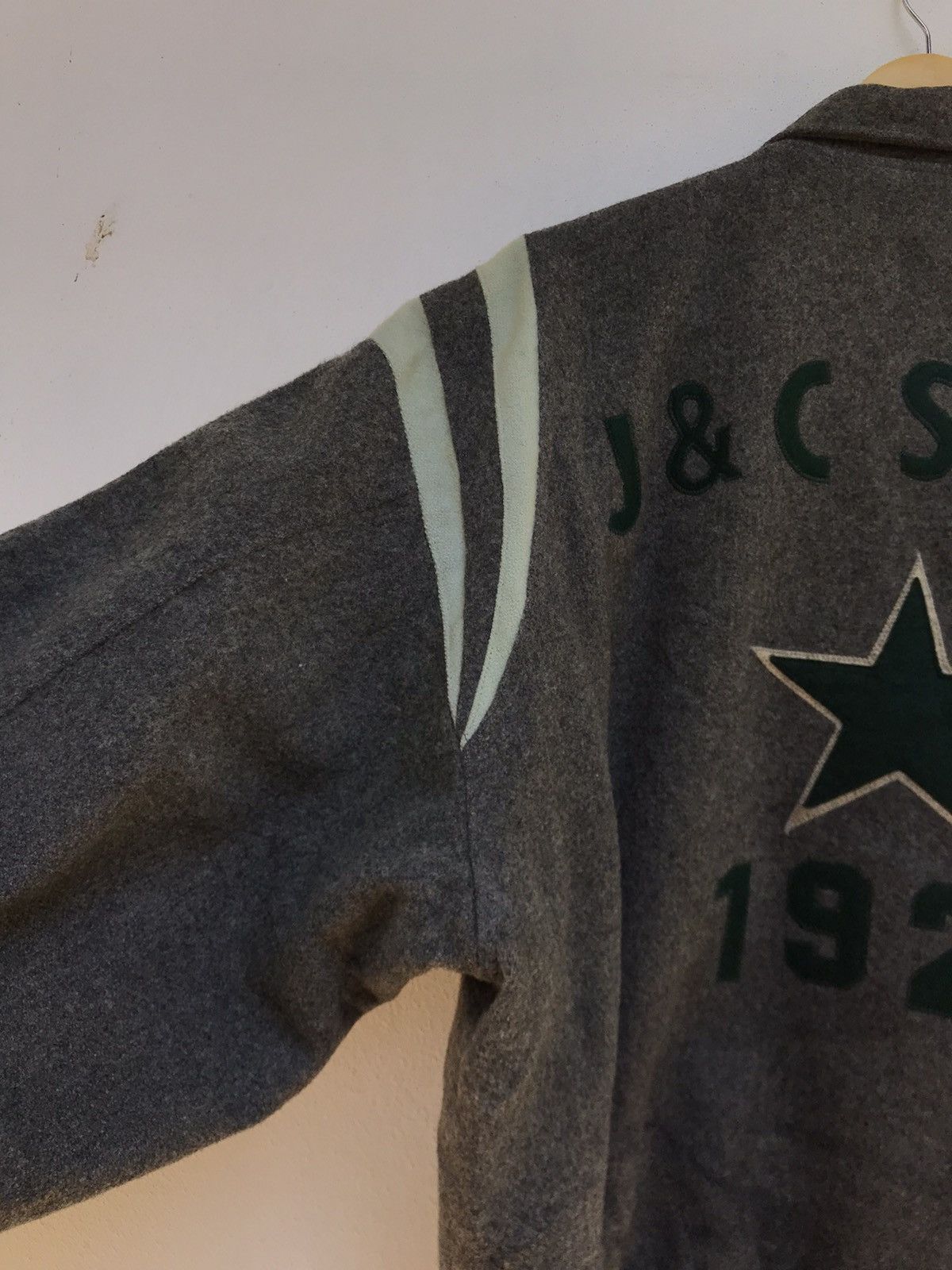 Sports Specialties × Vintage Vintage J & C Staff Ice Hockey Oversize Varsity Jacket Size US L / EU 52-54 / 3 - 7 Thumbnail