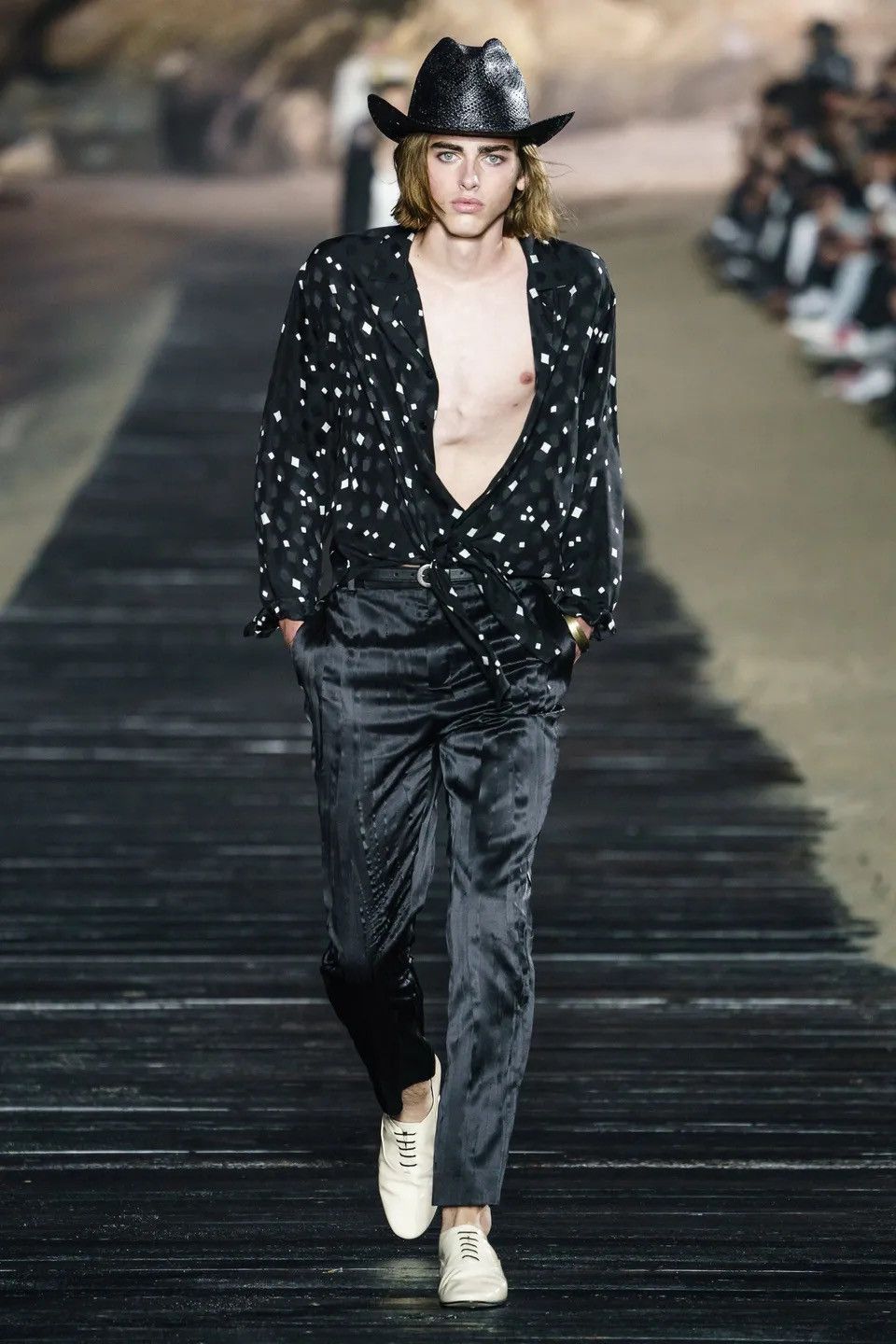 Saint Laurent Paris SS20 Tie-Up Shiny and Matte Square Print Silk Shirt Sz39/40 Size US L / EU 52-54 / 3 - 11 Thumbnail