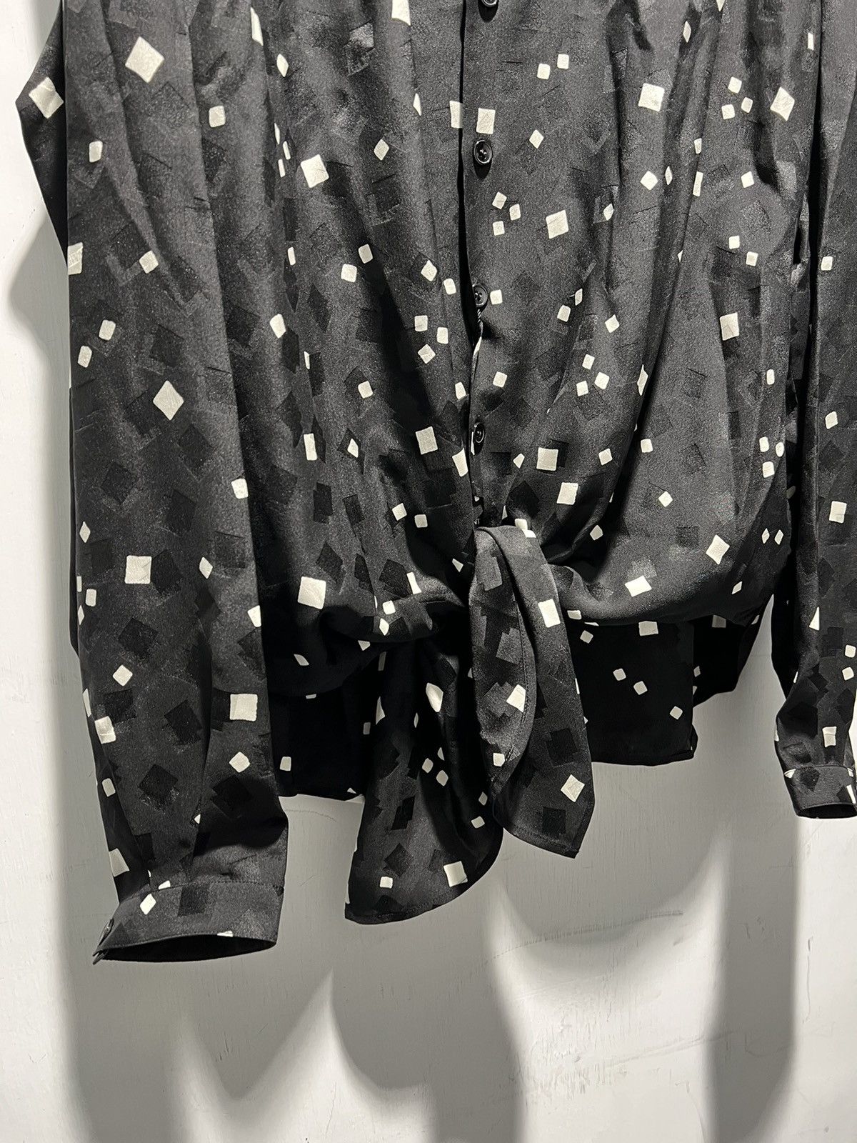 Saint Laurent Paris SS20 Tie-Up Shiny and Matte Square Print Silk Shirt Sz39/40 Size US L / EU 52-54 / 3 - 6 Thumbnail