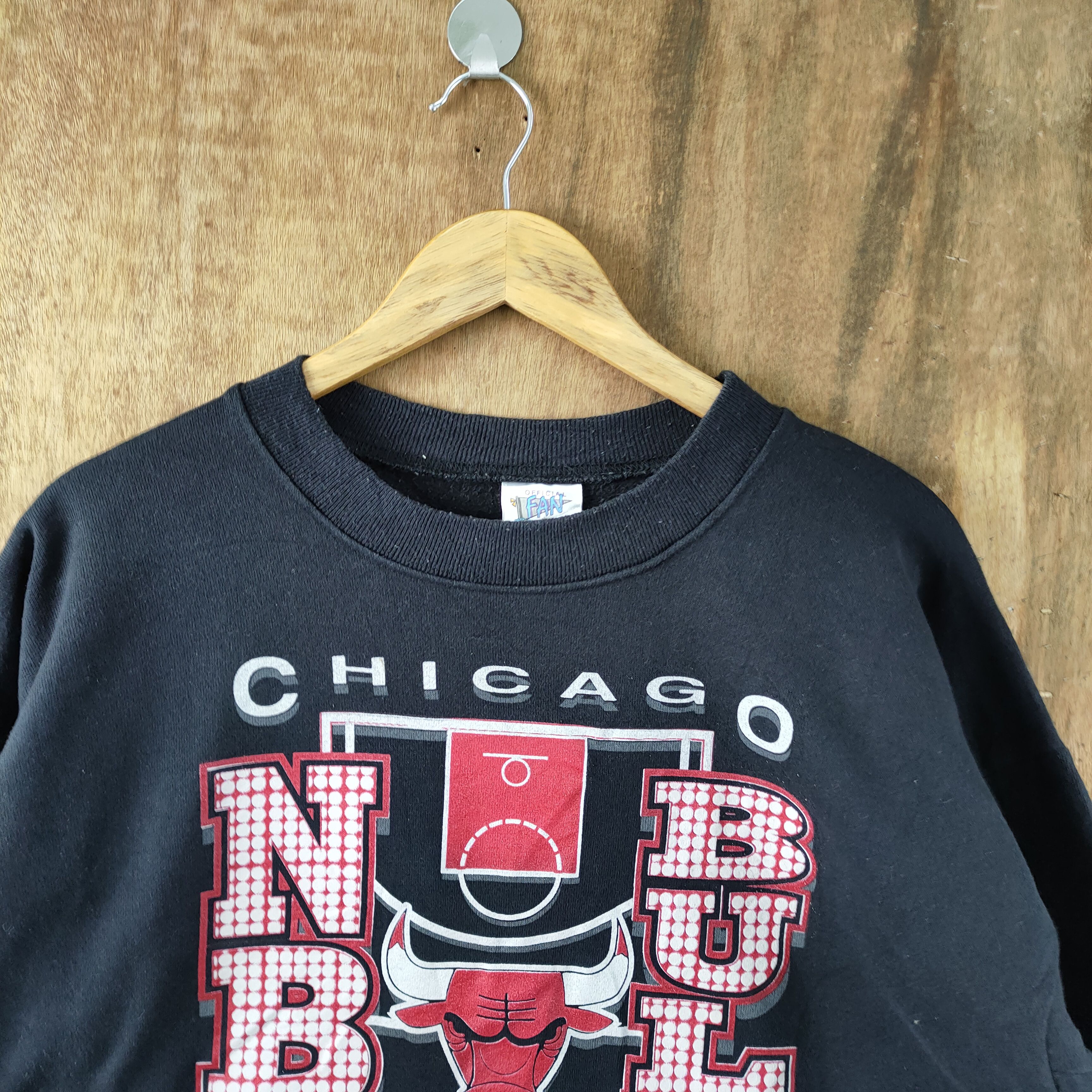 NBA VINTAGE 90' OFFCIAL FAN NBA CHICAGO BULLS SWEATSHIRT Size US L / EU 52-54 / 3 - 5 Thumbnail