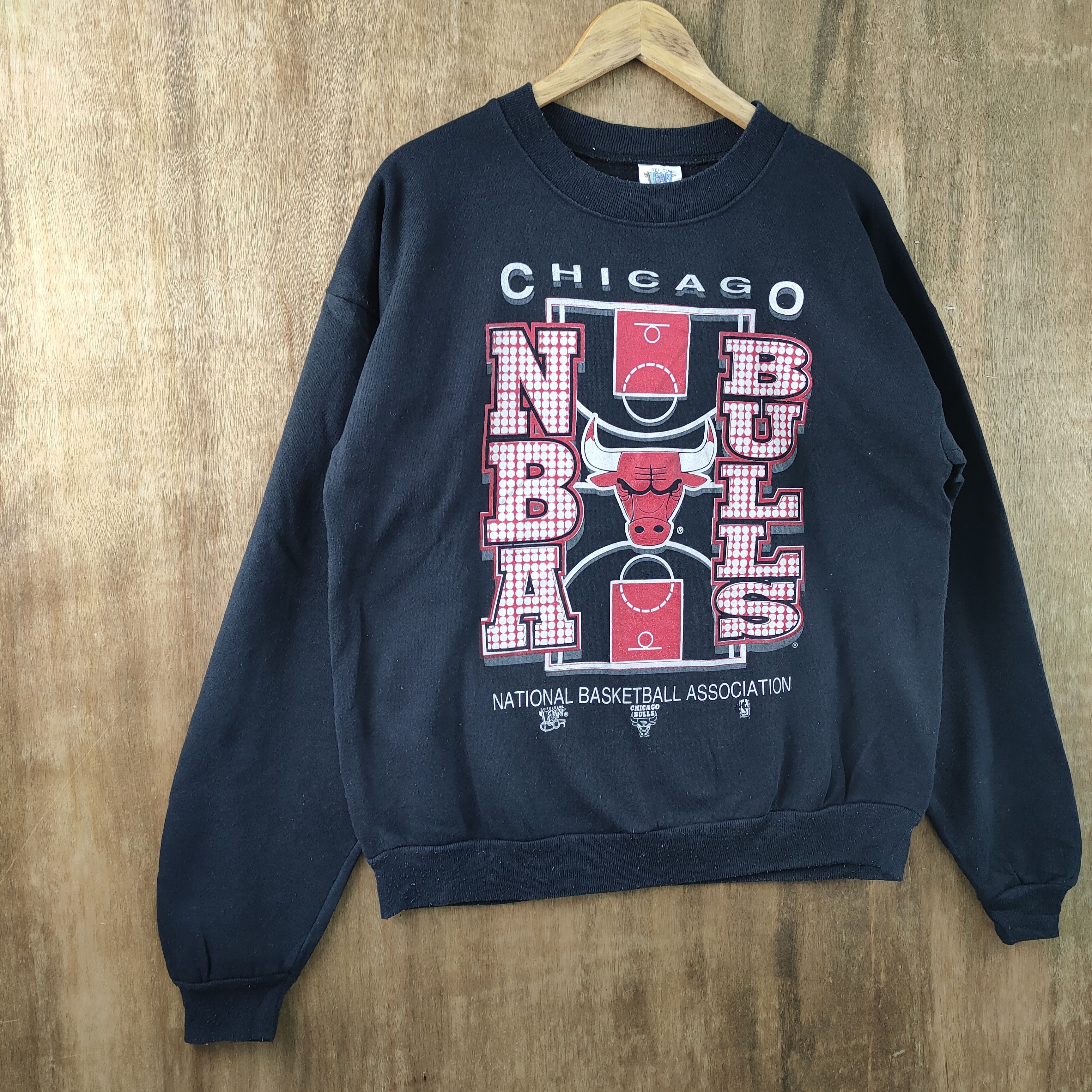 NBA VINTAGE 90' OFFCIAL FAN NBA CHICAGO BULLS SWEATSHIRT Size US L / EU 52-54 / 3 - 6 Thumbnail