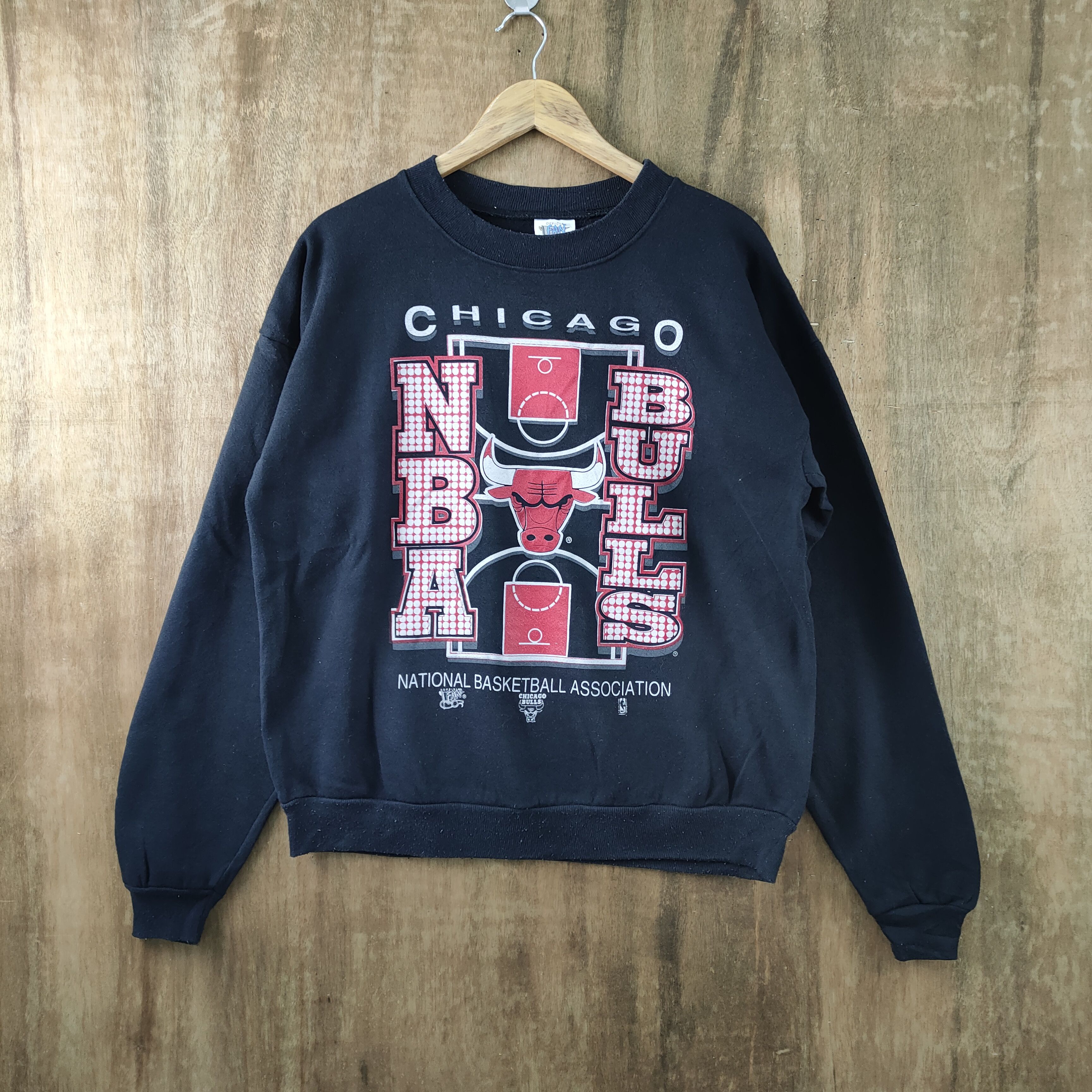 NBA VINTAGE 90' OFFCIAL FAN NBA CHICAGO BULLS SWEATSHIRT Size US L / EU 52-54 / 3 - 1 Thumbnail
