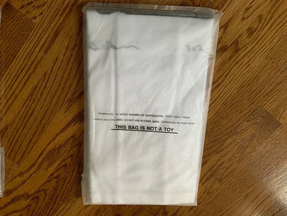 Daniel Arsham × Pokemon × Uniqlo Medium White Daniel Arsham UT Short Sleeve Graphic Tee Size US M / EU 48-50 / 2 - 4 Thumbnail