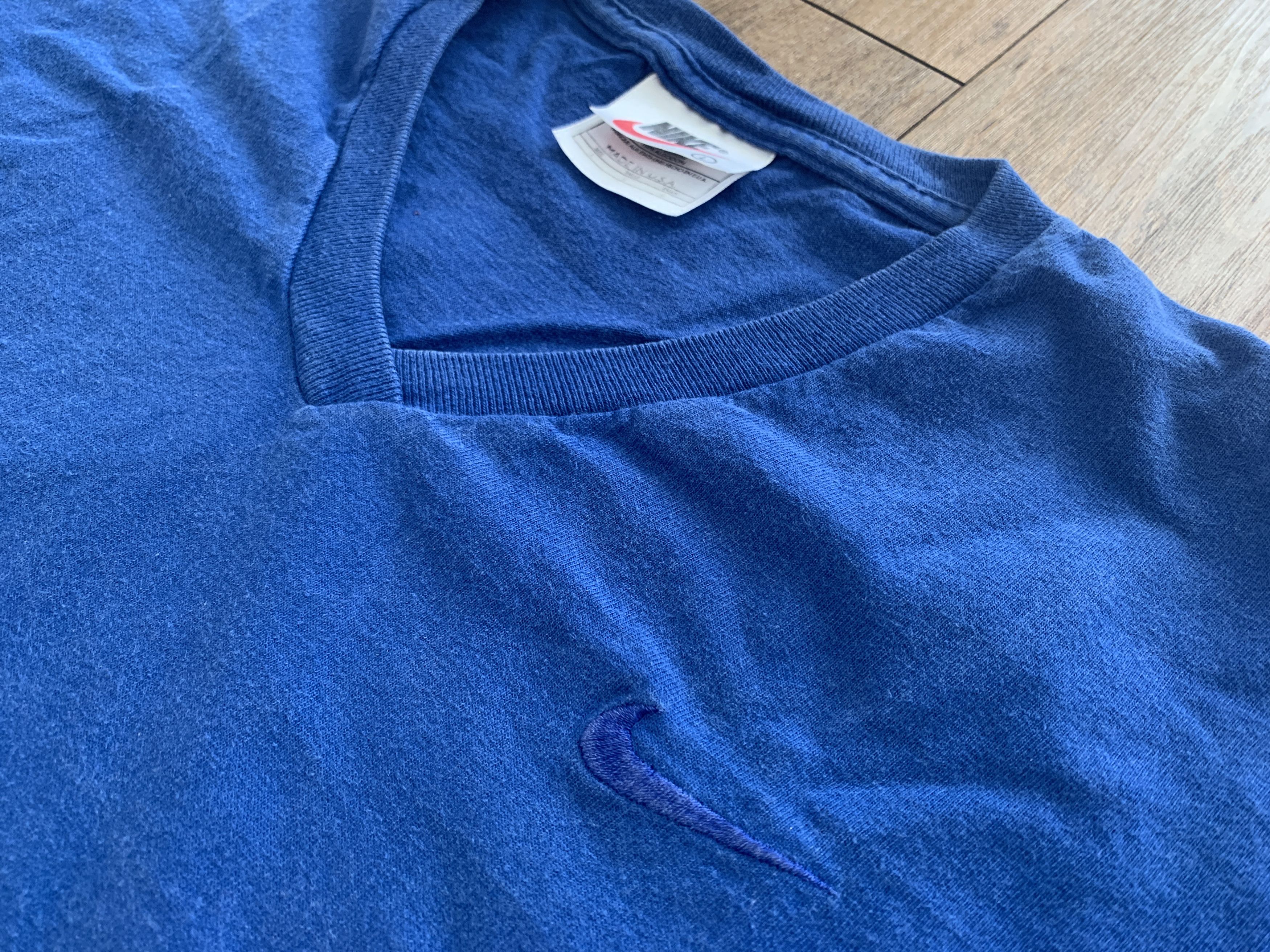 Nike Large Vintage Nike V Neck T-Shirt Royal Blue White Tag USA Size US L / EU 52-54 / 3 - 1 Thumbnail