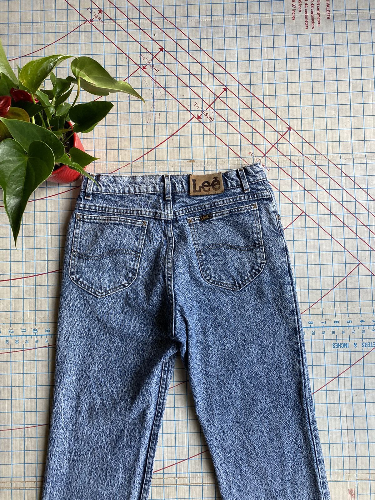 Lee × Vintage Vintage Lee Acid Washed Denim Jeans Made in USA 30x27 Size US 30 / EU 46 - 14 Thumbnail