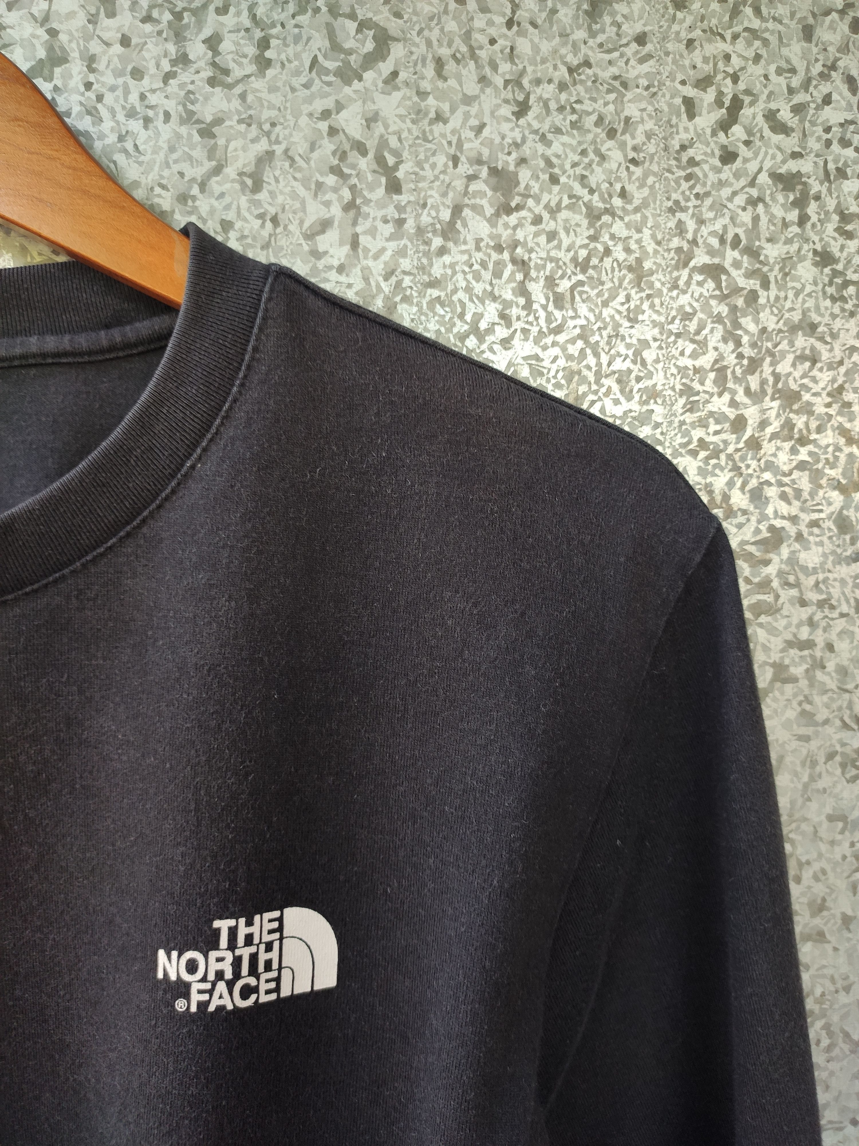 The North Face 🔥 The North Face long sleeve t shirt Size US M / EU 48-50 / 2 - 5 Thumbnail