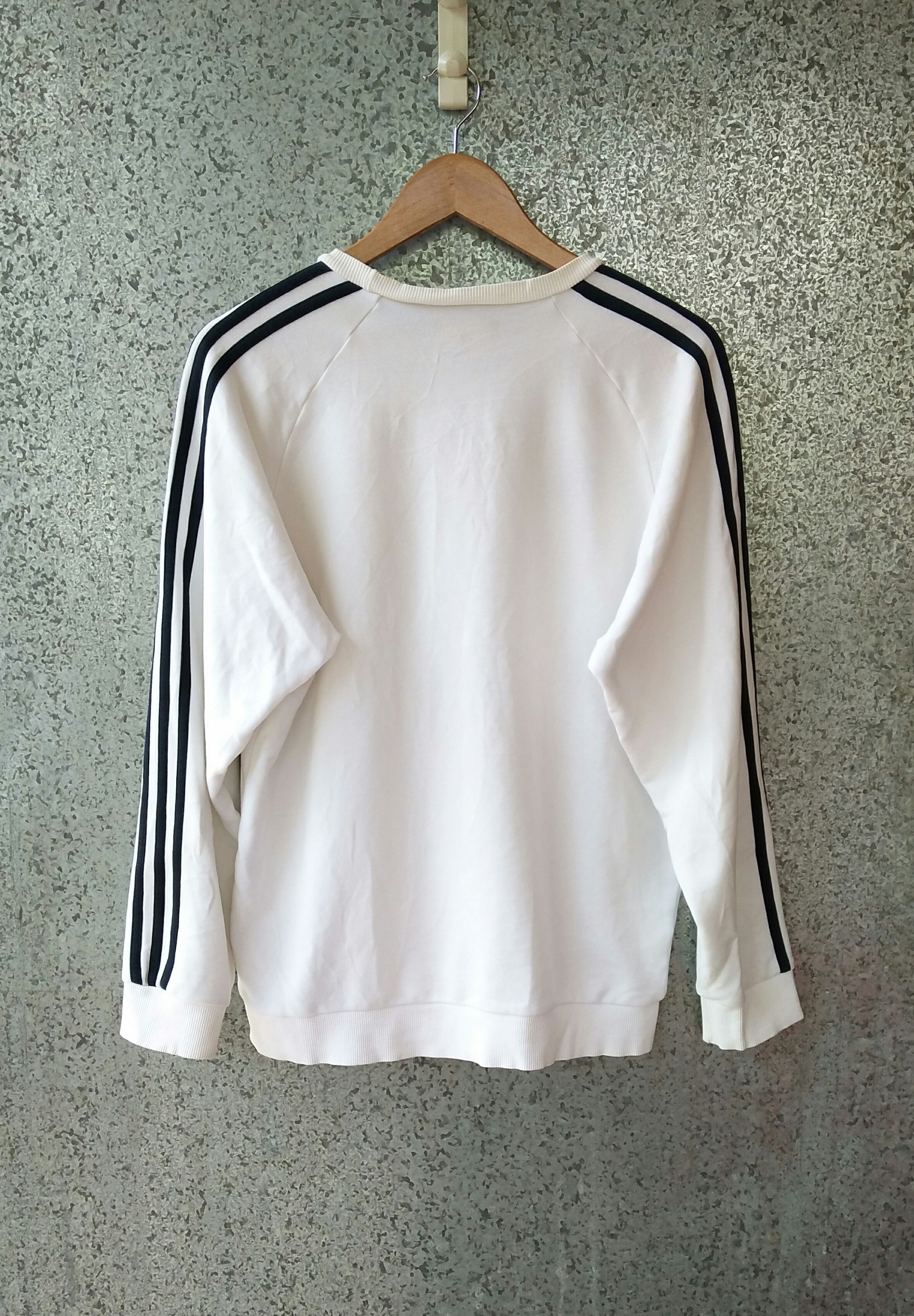 Adidas Adidas sweatshirt small logo embroidery Size US M / EU 48-50 / 2 - 2 Thumbnail