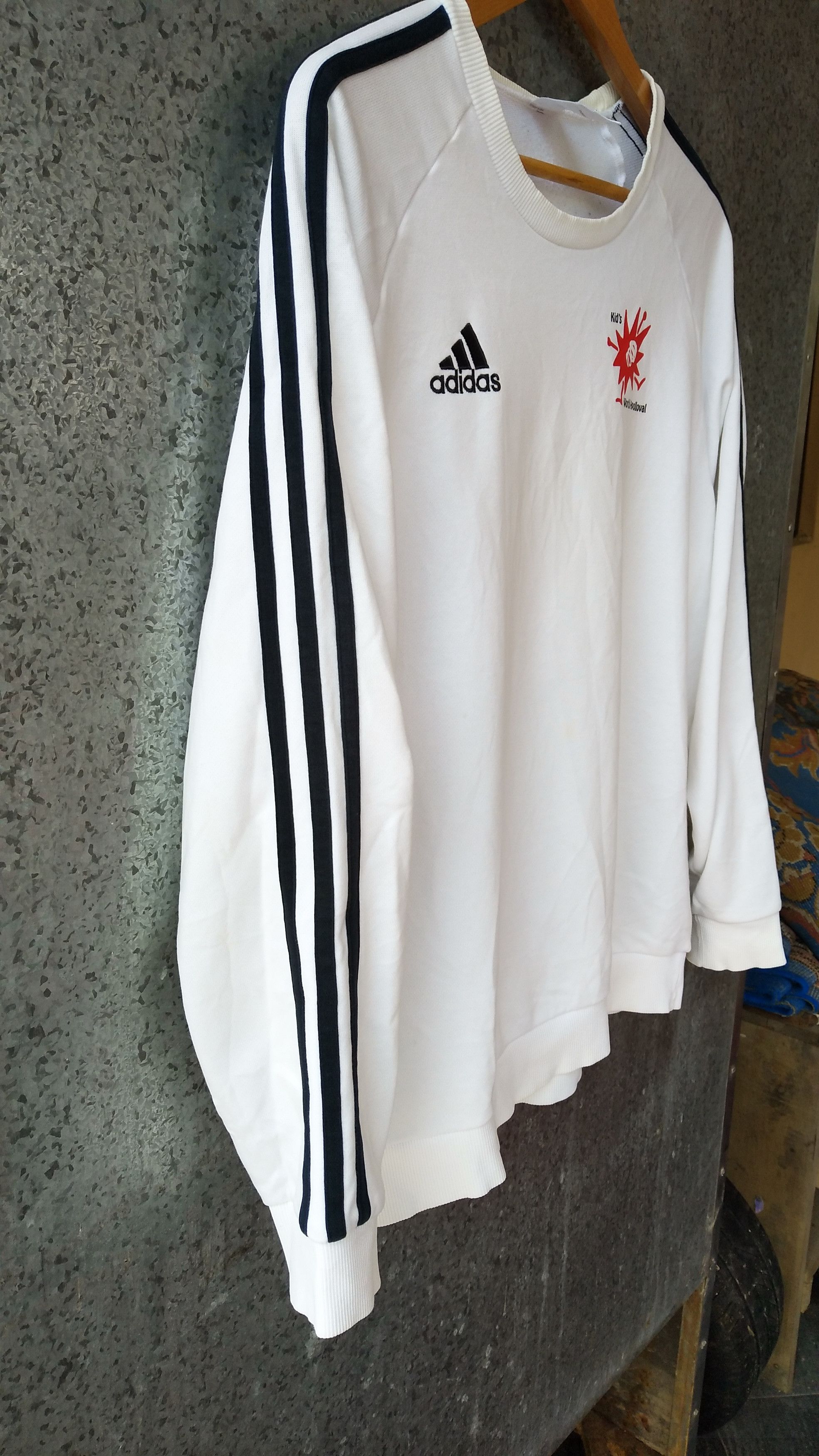 Adidas Adidas sweatshirt small logo embroidery Size US M / EU 48-50 / 2 - 3 Thumbnail
