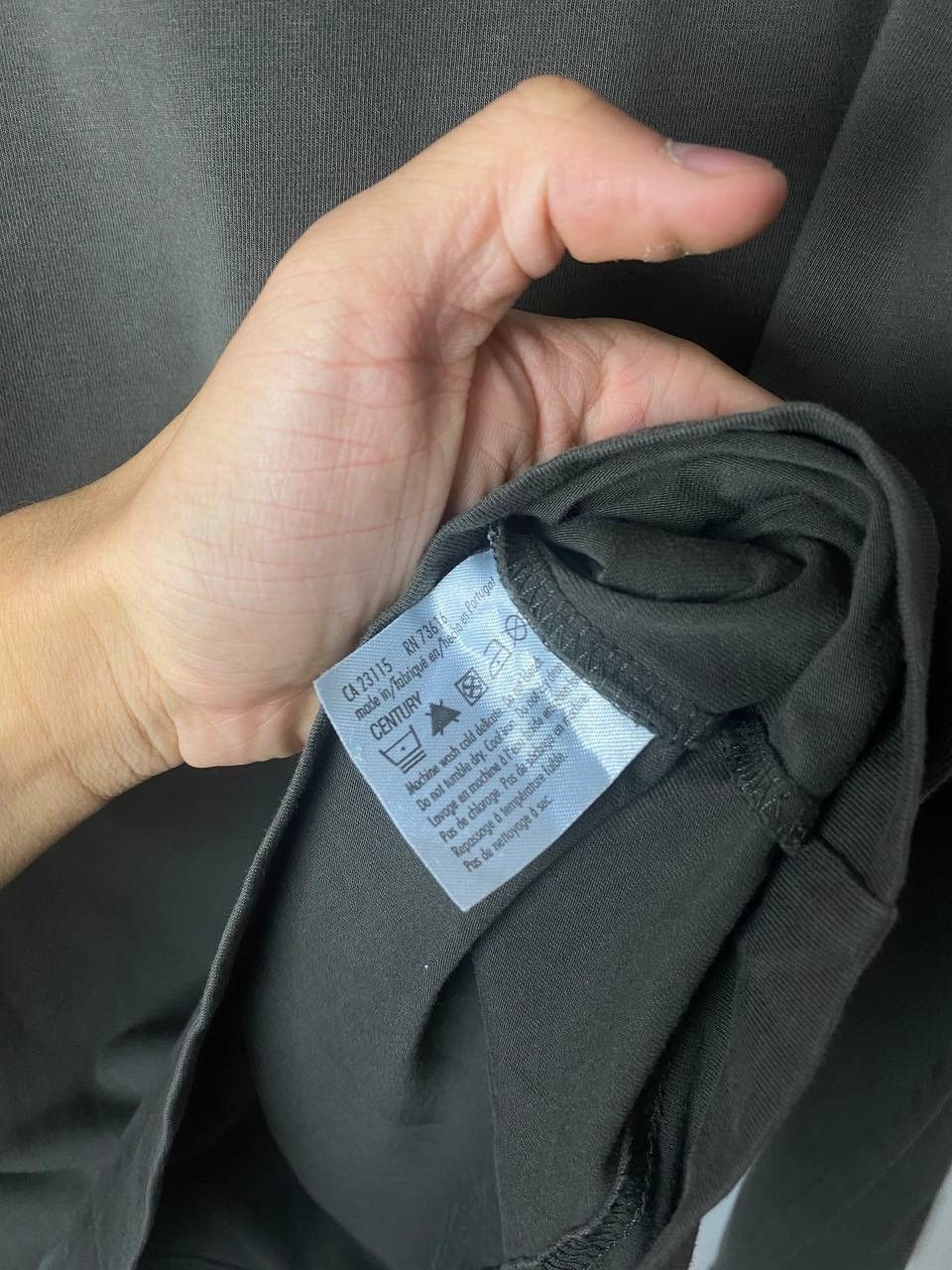 Hugo Boss Hugo boss long sleeve size M Size US M / EU 48-50 / 2 - 5 Thumbnail