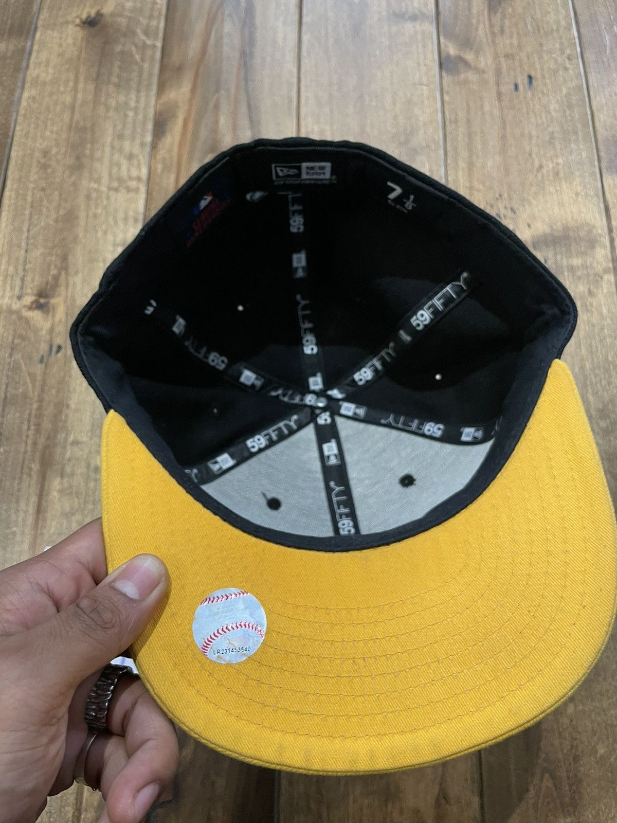 MLB Exclusive Fitted Pittsburgh Pirates size 7 1/8 Size ONE SIZE - 7 Thumbnail