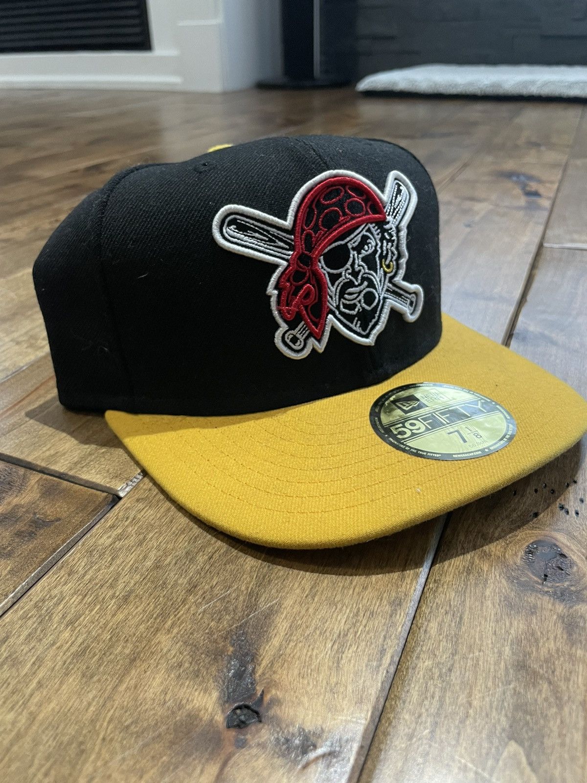 MLB Exclusive Fitted Pittsburgh Pirates size 7 1/8 Size ONE SIZE - 2 Thumbnail