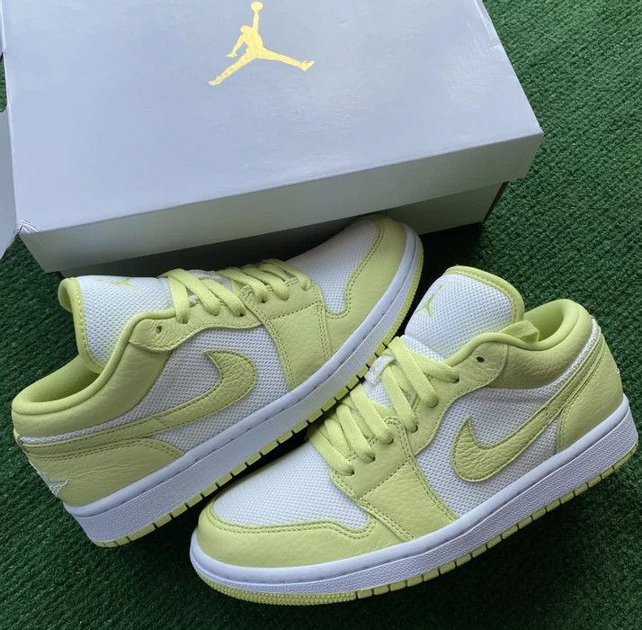 Jordan Brand US W 5 / M 3.5 Limelight Jordan 1 Low SE Pine Green White Size US 5 / IT 35 - 1 Thumbnail
