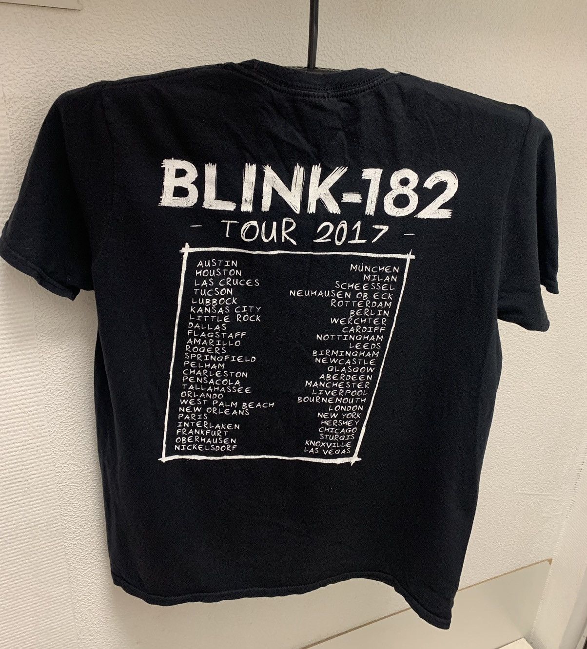 Band Tees Blink 182 band tee rock t-shirt M size black Size US M / EU 48-50 / 2 - 5 Thumbnail