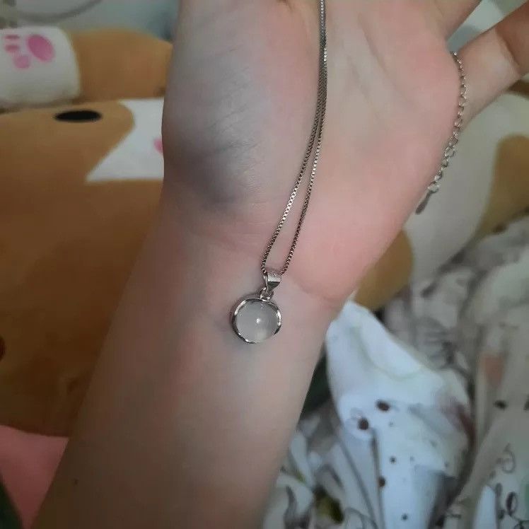 Jewelry Luxury Silver Plated White Round Moonstone Pendant Necklace Size ONE SIZE - 3 Thumbnail