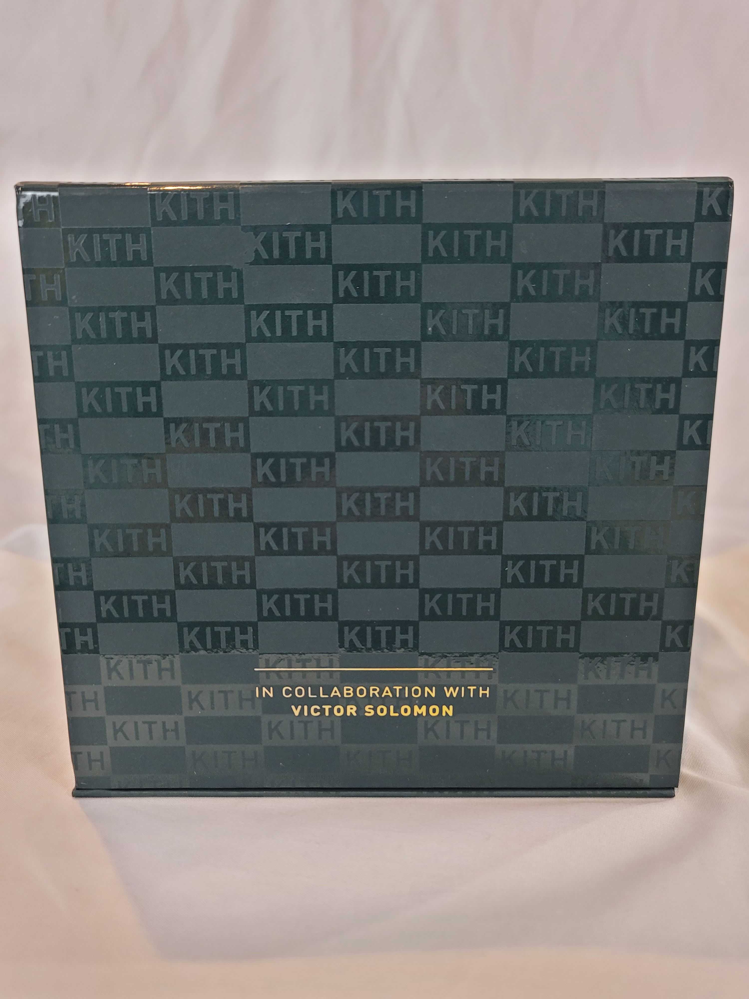 BMW × Kith Kith & Victor Solomon BMW Crystal Roundel Limited #251/1602 Size ONE SIZE - 9 Thumbnail