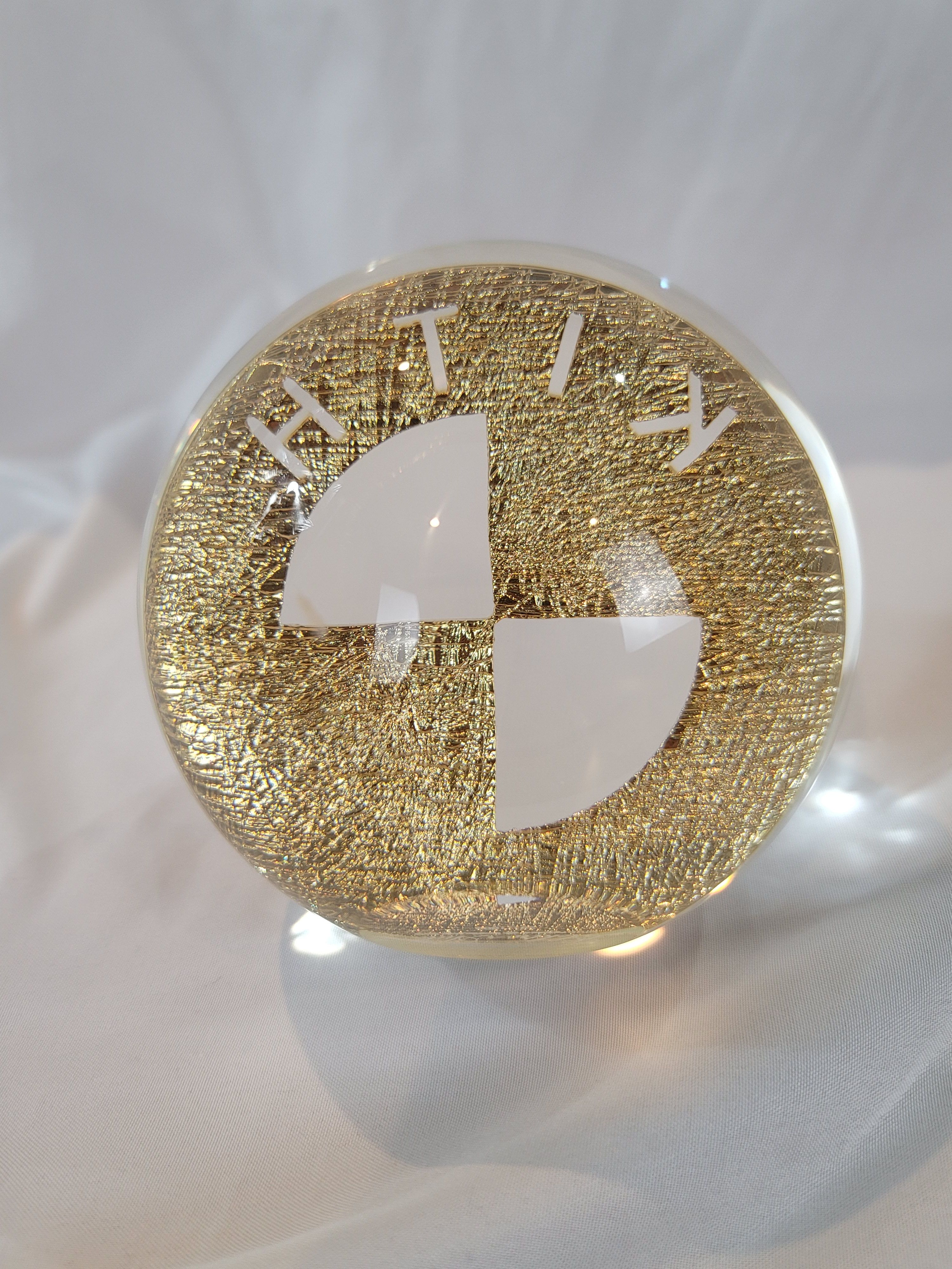 BMW × Kith Kith & Victor Solomon BMW Crystal Roundel Limited #251/1602 Size ONE SIZE - 3 Thumbnail
