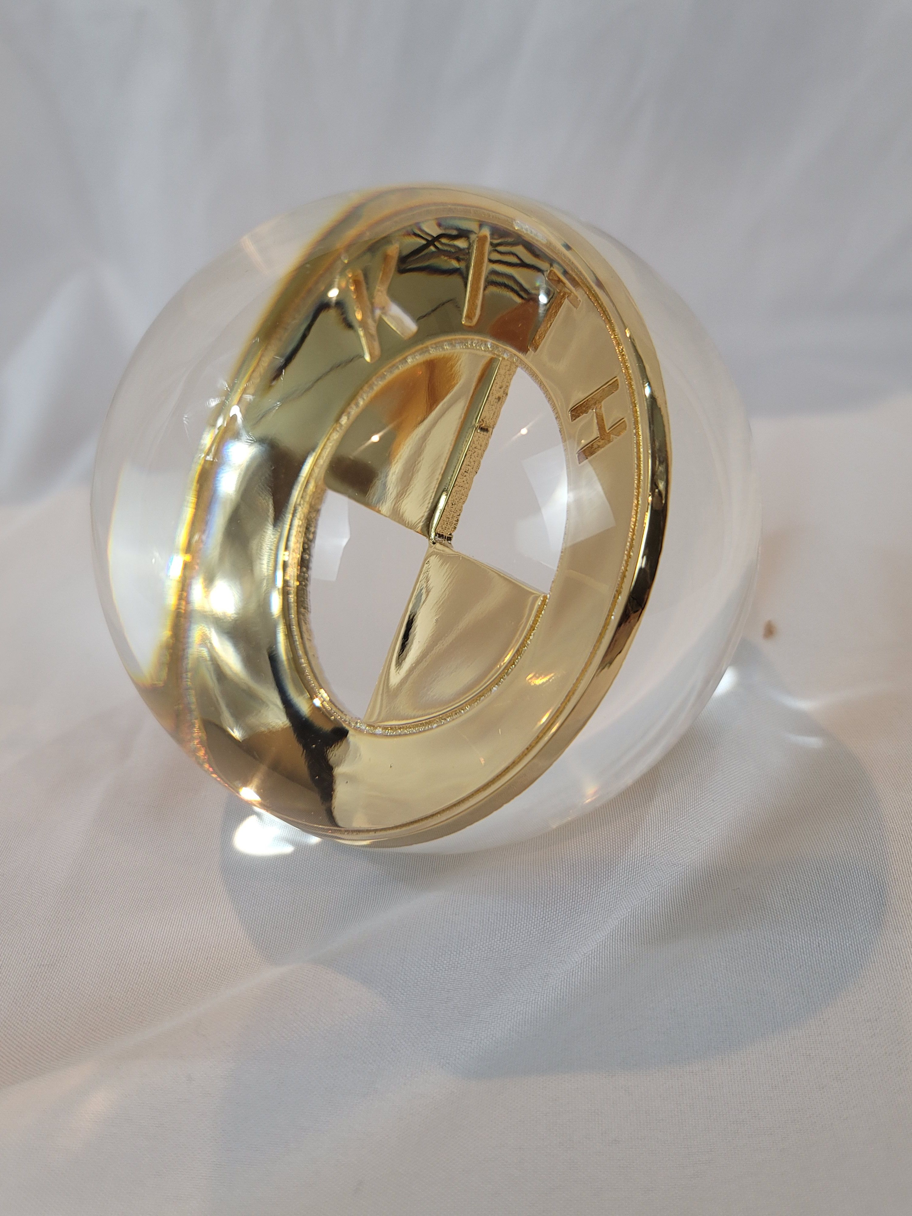 BMW × Kith Kith & Victor Solomon BMW Crystal Roundel Limited #251/1602 Size ONE SIZE - 4 Thumbnail