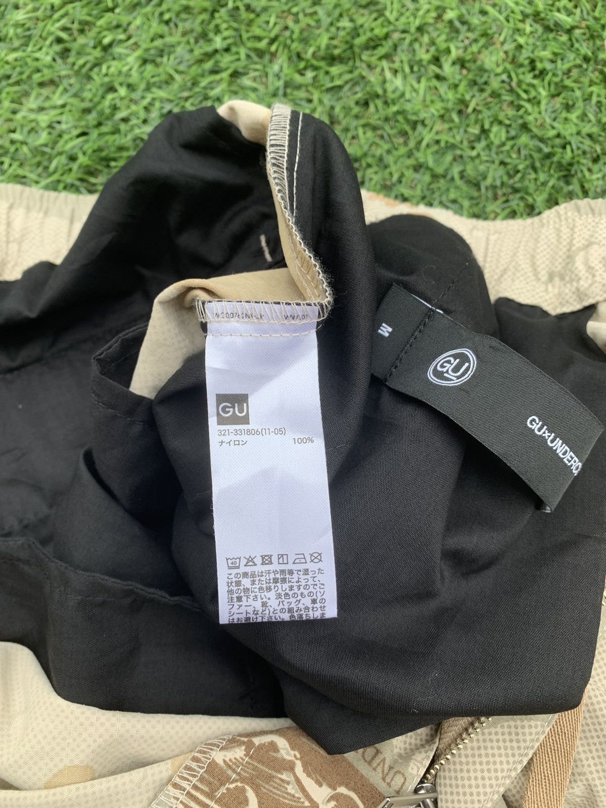GU × Undercover Gu x Undercover 3 Quater Nylon Cargo Pants Size US 30 / EU 46 - 16 Thumbnail