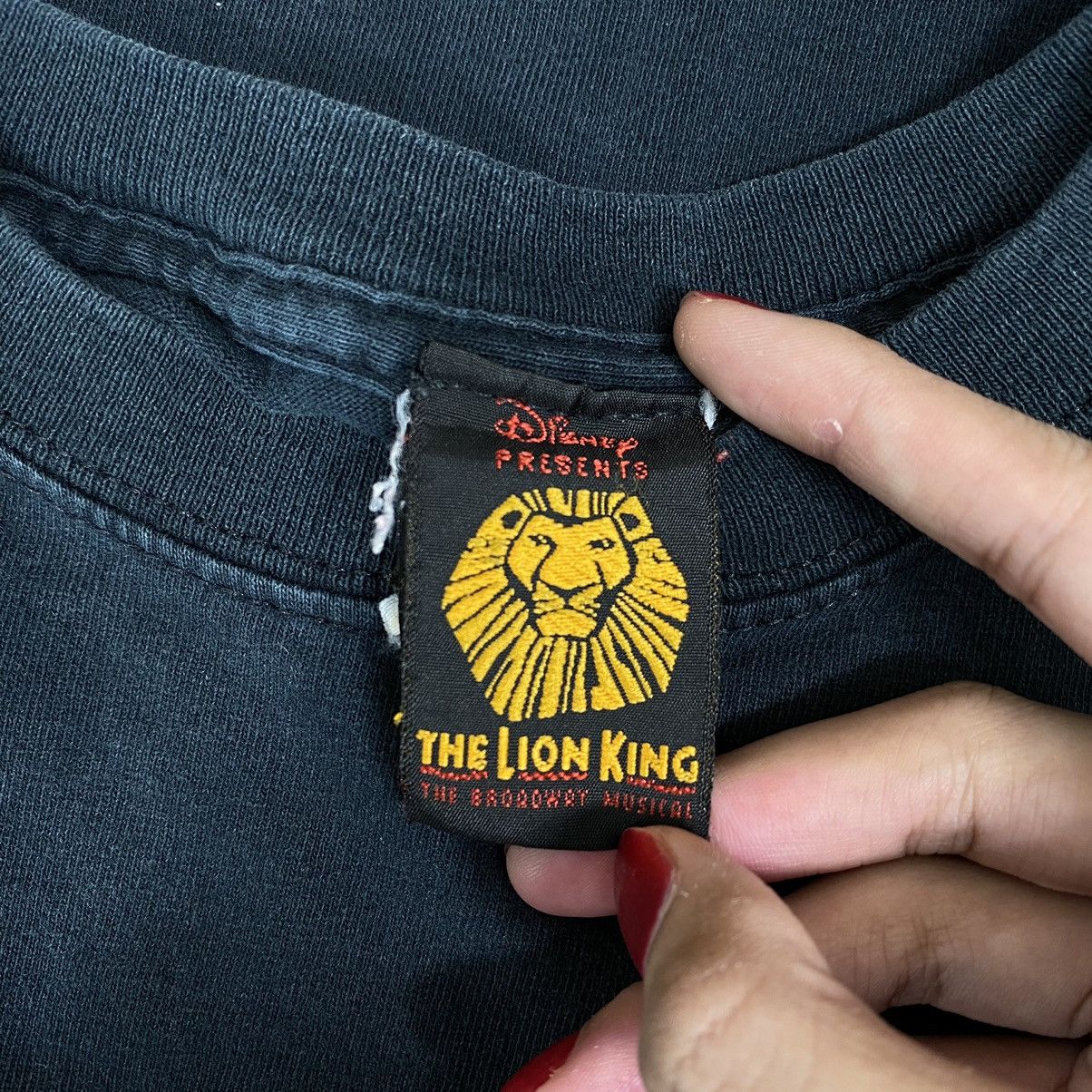 Disney × Vintage Vintage DISNEY THE LION King Movie Logo Print Black Size US M / EU 48-50 / 2 - 5 Thumbnail