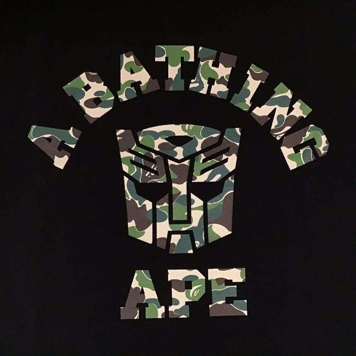 Bape × Transformers BAPE × Transformers College Logo milo ABC camo T-shirt Size US XXL / EU 58 / 5 - 2 Thumbnail