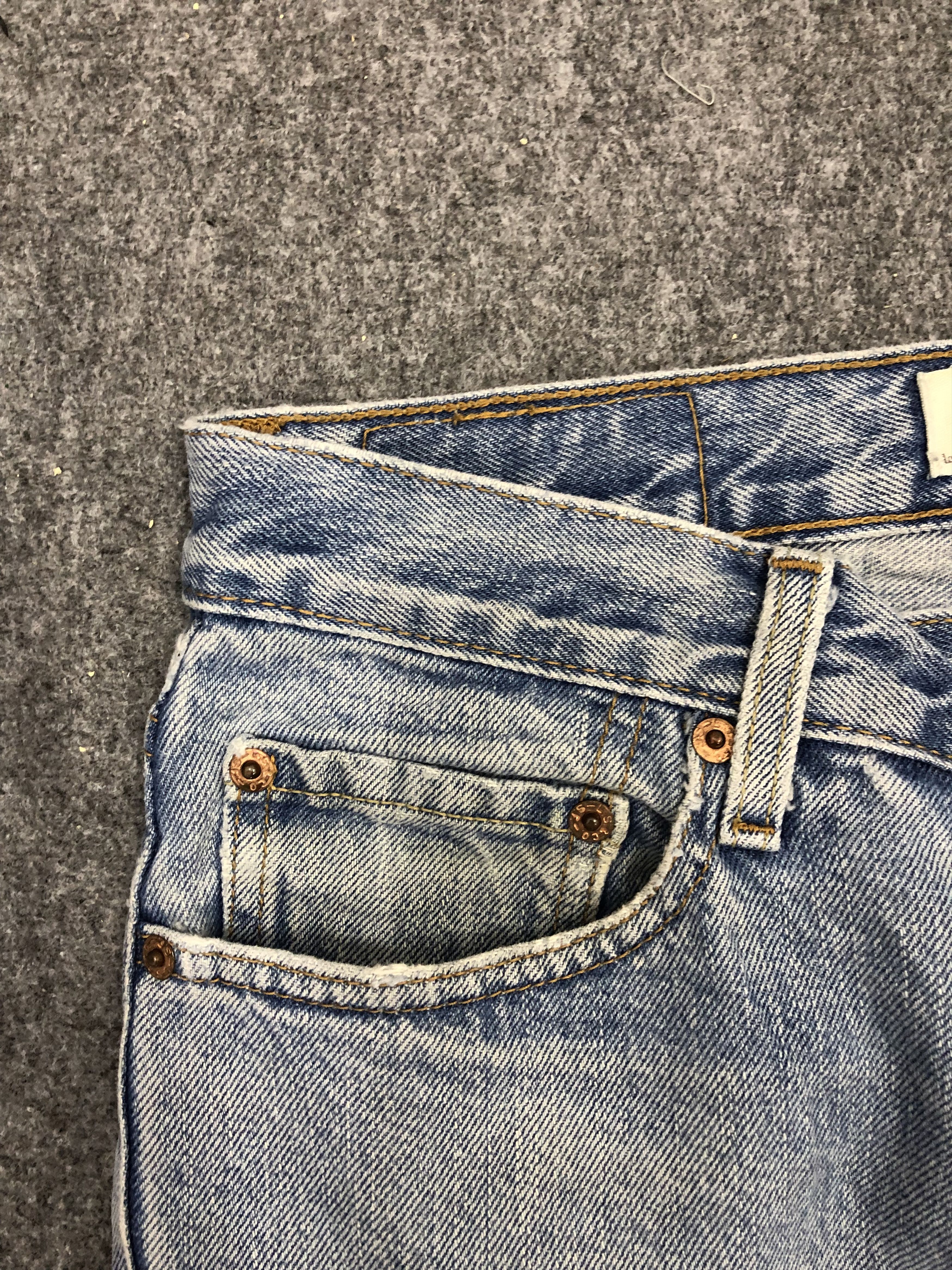 Levi's Vintage Levis 505 Light Wash Jeans DP1143 Size US 31 - 8 Thumbnail