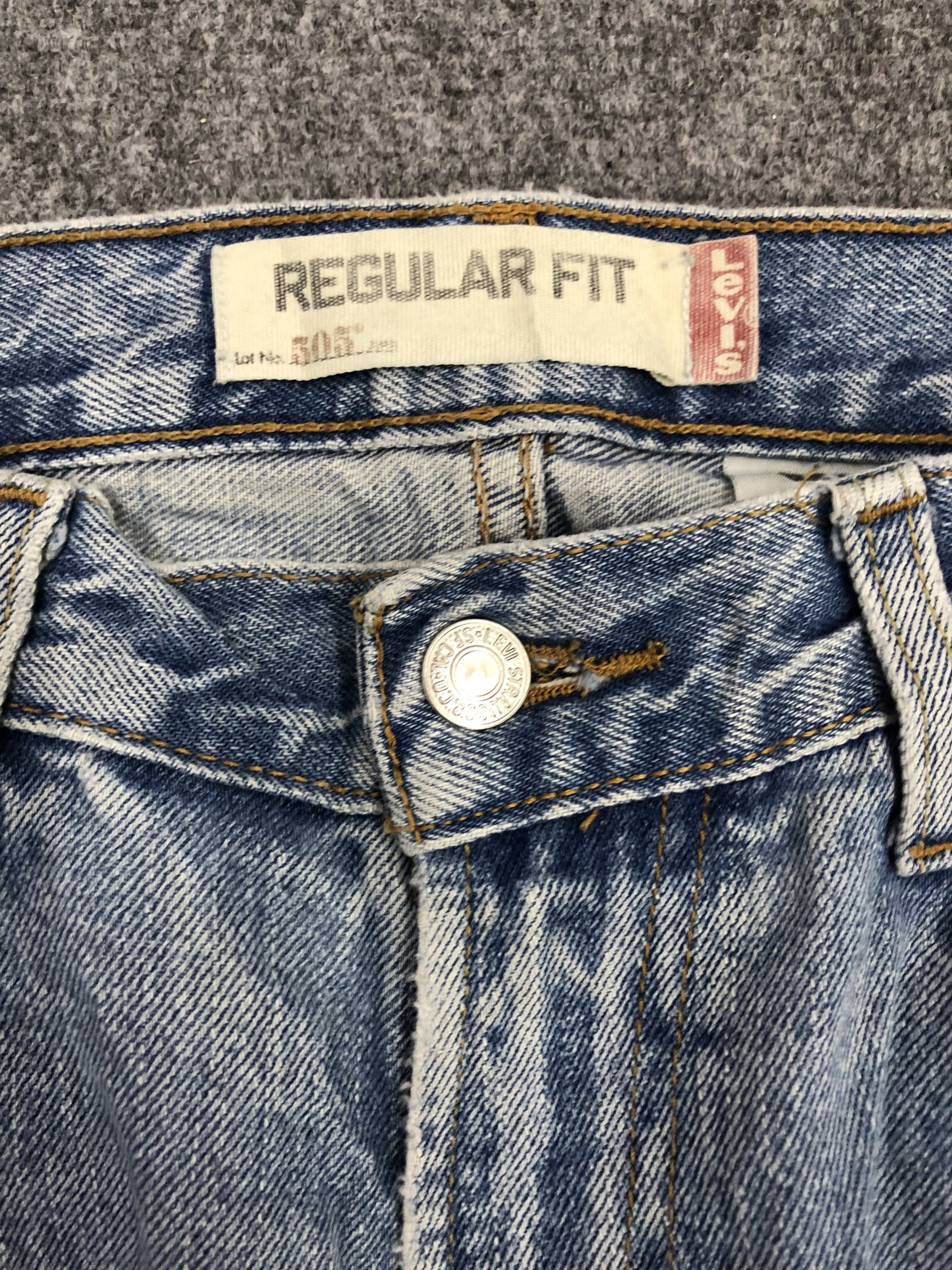 Levi's Vintage Levis 505 Light Wash Jeans DP1143 Size US 31 - 9 Thumbnail