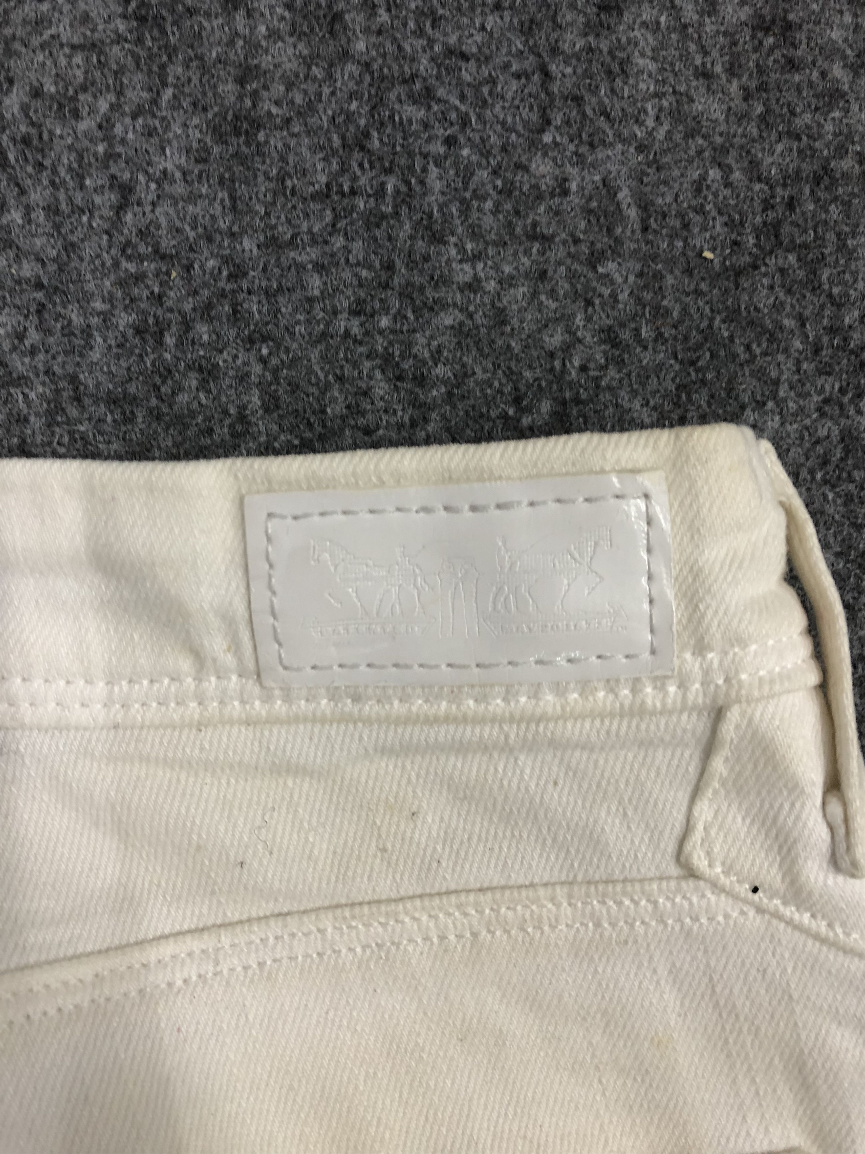 Levi's × Vintage Vintage Levis 711 Light Wash Women Jeans Size US 34 / EU 50 - 8 Thumbnail
