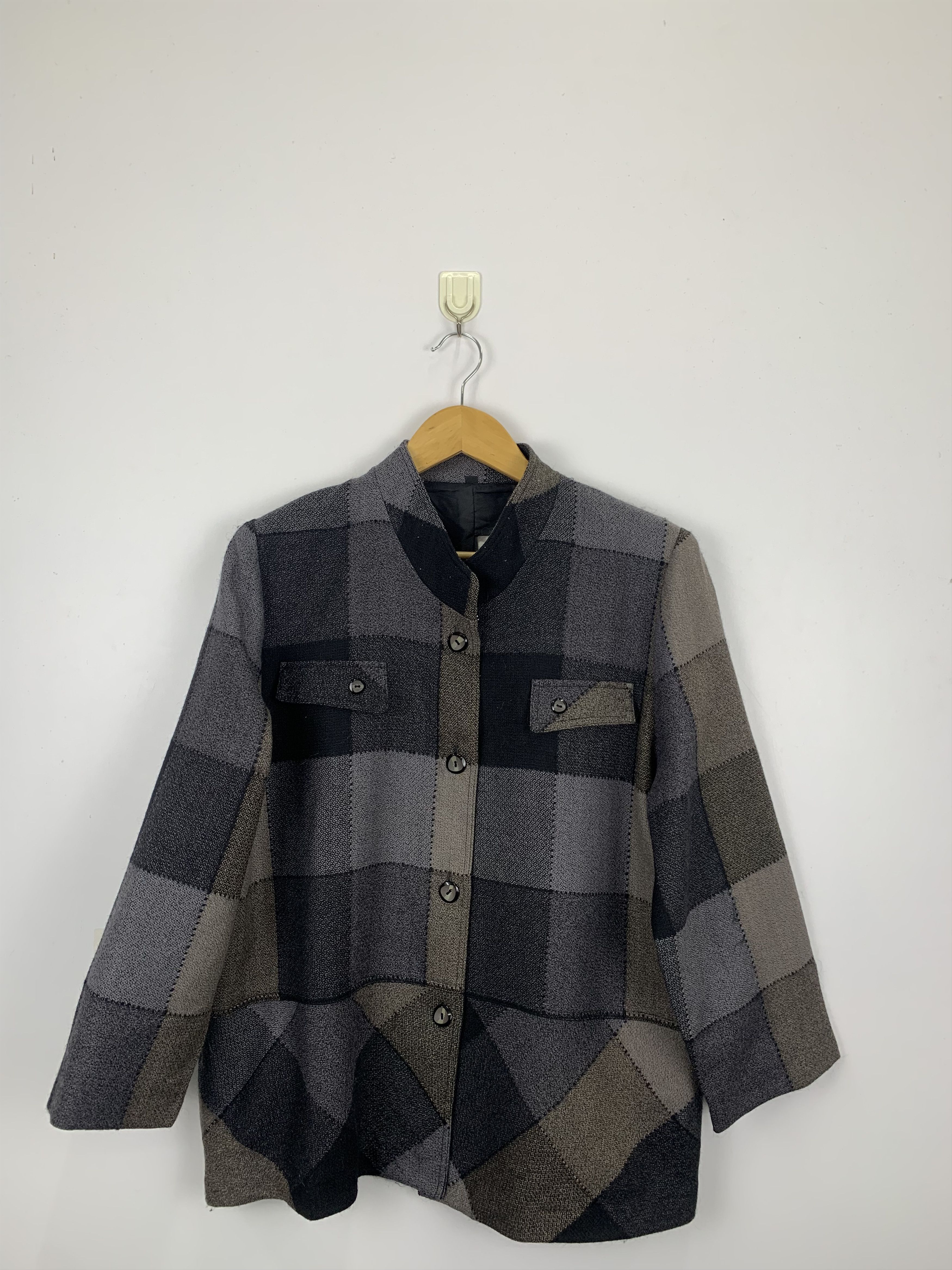 image of Vintage Shadow Plaid Button Up Jacket in Black Grey, Men's (Size Large)