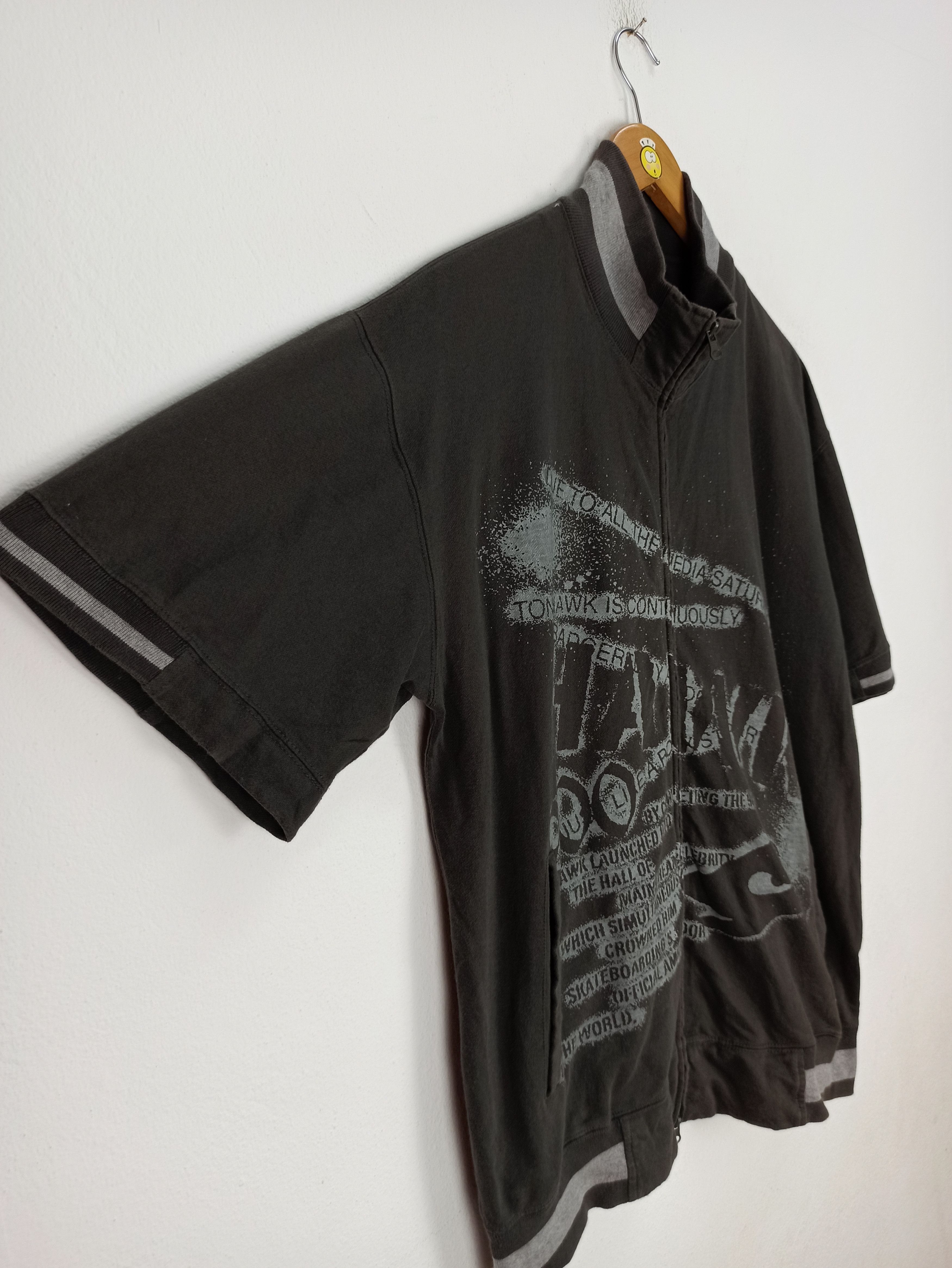 Tony Hawk Rare Tony Hawk Skateboard Sweater Short Sleeve Nice Design Size US L / EU 52-54 / 3 - 3 Thumbnail