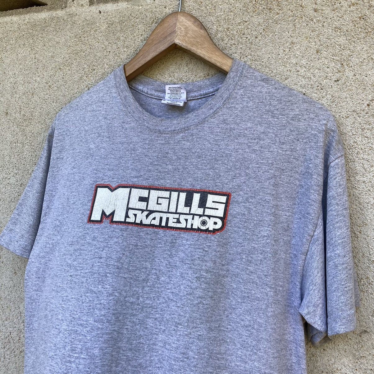 Vintage Thrashed Faded Vintage Y2K McGills Skate Shop ERD GRUNGE TEE Size US M / EU 48-50 / 2 - 1 Thumbnail