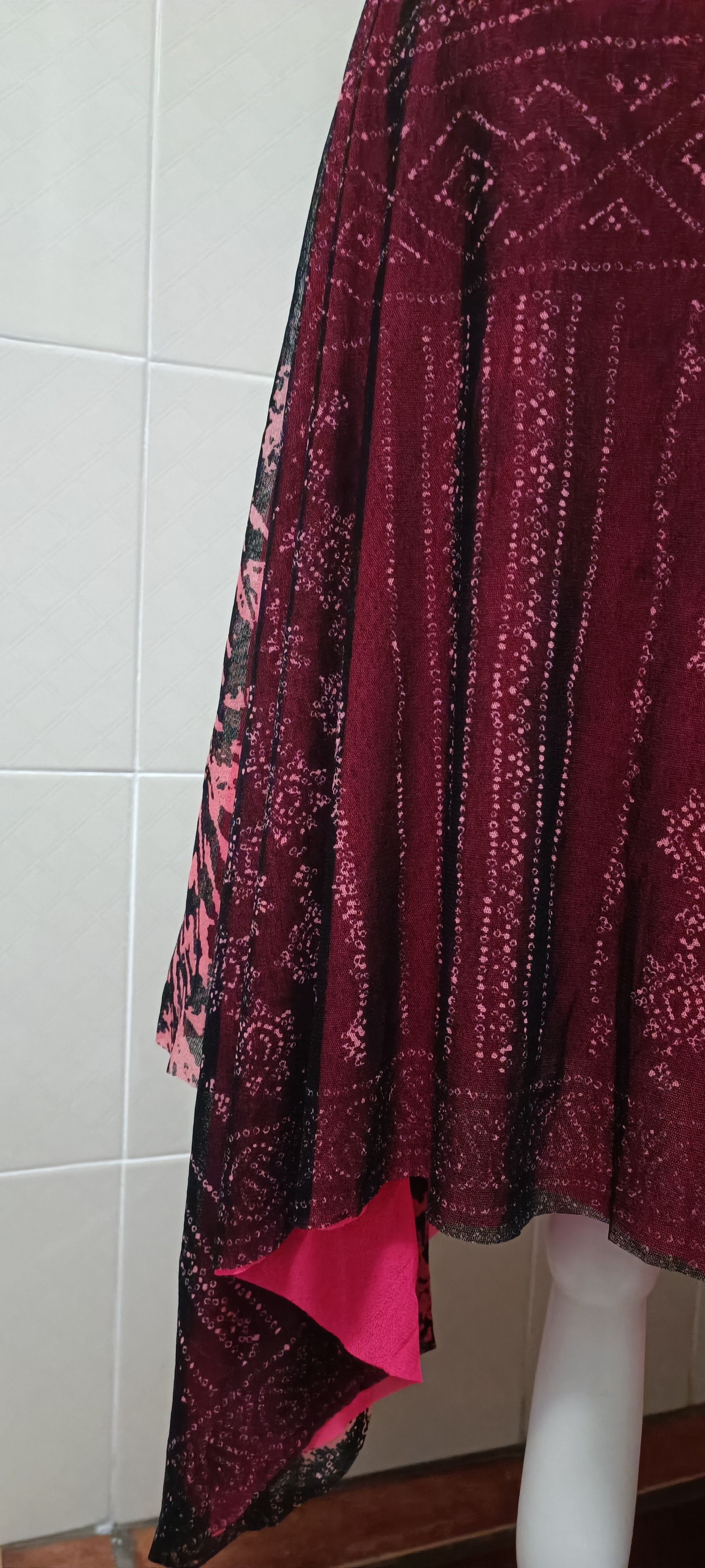 Jean Paul Gaultier Brand new- Skirt in nylon mesh with tribal and reef print Size 28" / US 6 / IT 42 - 17 Thumbnail