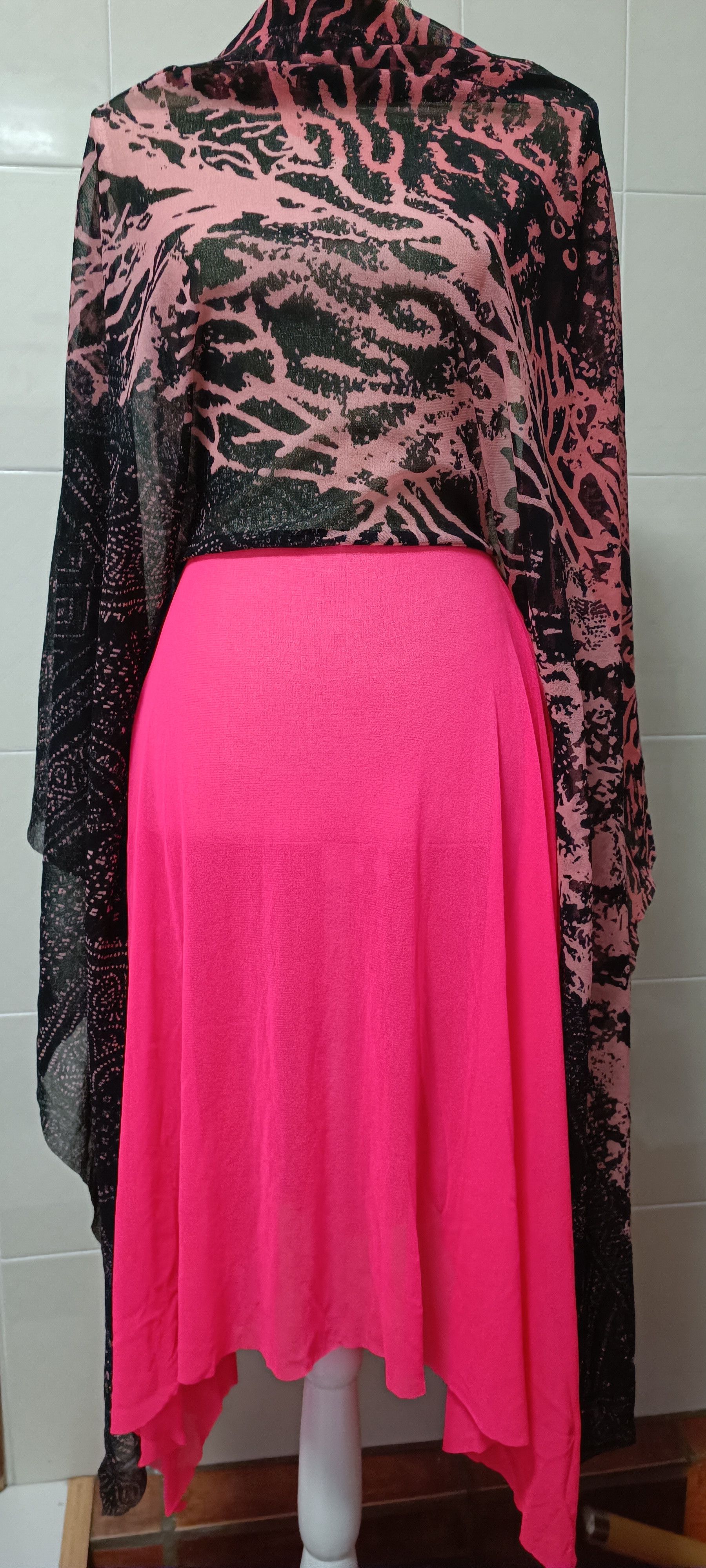 Jean Paul Gaultier Brand new- Skirt in nylon mesh with tribal and reef print Size 28" / US 6 / IT 42 - 23 Thumbnail