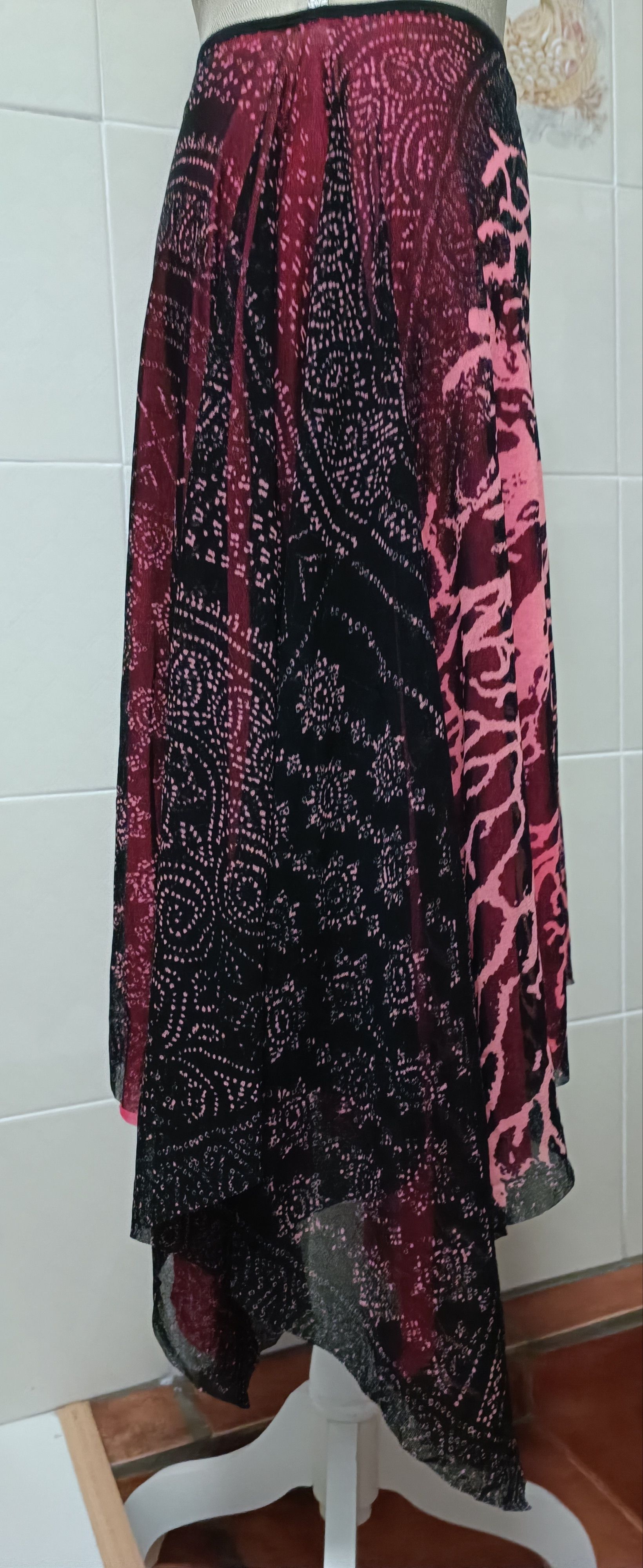 Jean Paul Gaultier Brand new- Skirt in nylon mesh with tribal and reef print Size 28" / US 6 / IT 42 - 25 Thumbnail