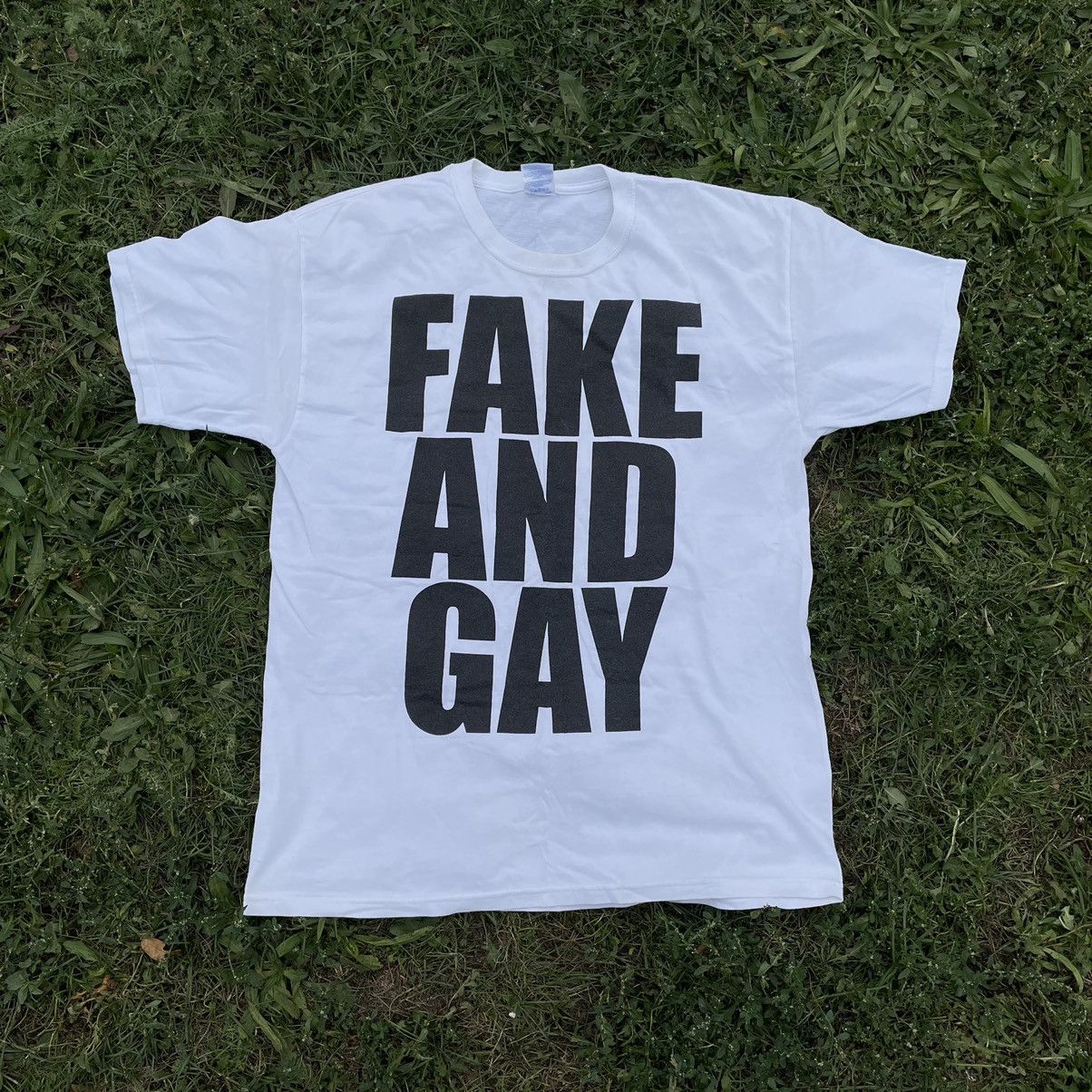 Vintage Vintage 90s Thrashed Fake And Gay Graphic Tee Humor Grunge L Size US L / EU 52-54 / 3 - 1 Thumbnail