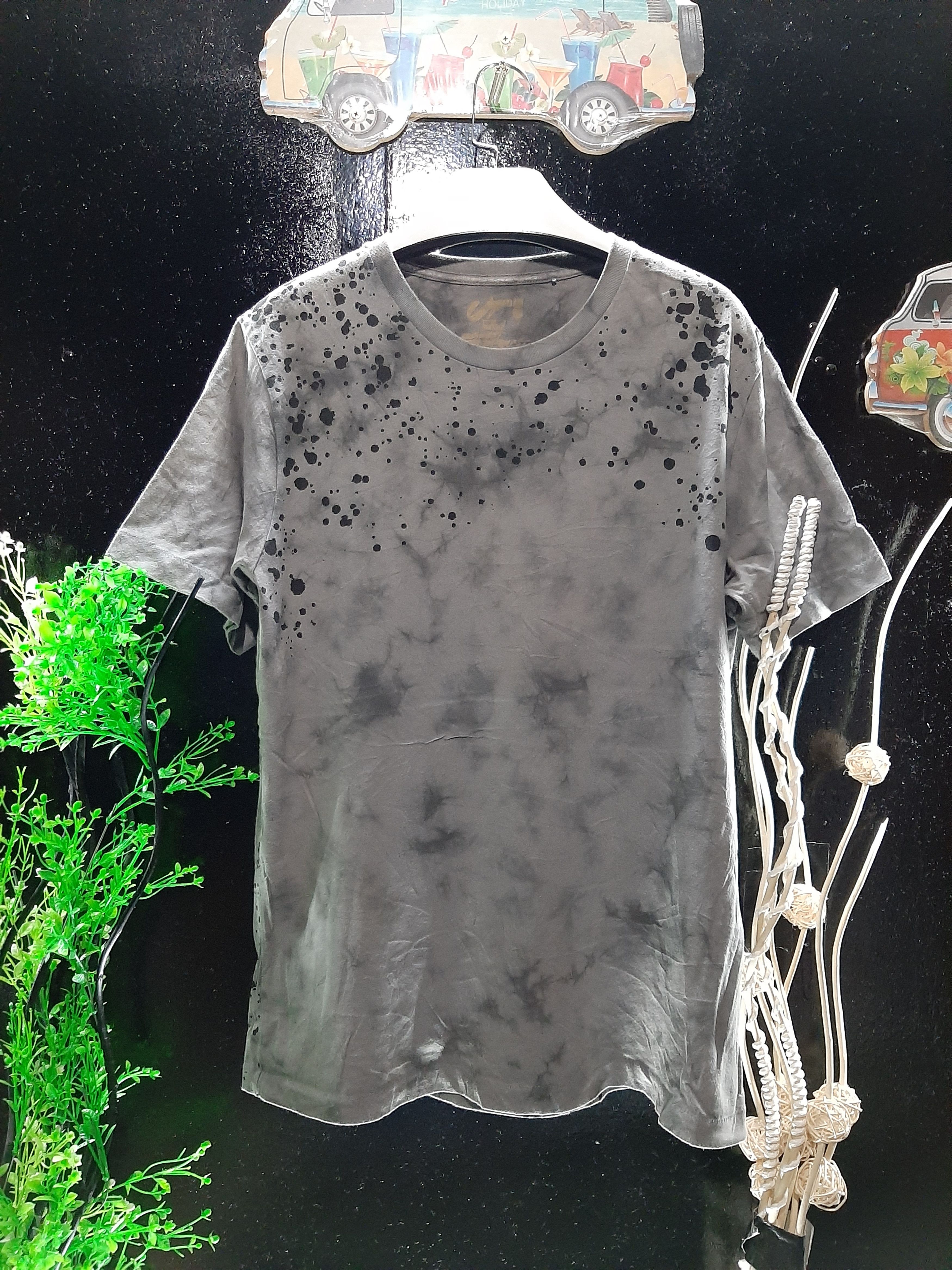 Futura × Japanese Brand × Uniqlo FUTURA X UNIQLO BIG SPELL OUT LOGO TYE DYE Size US L / EU 52-54 / 3 - 5 Thumbnail