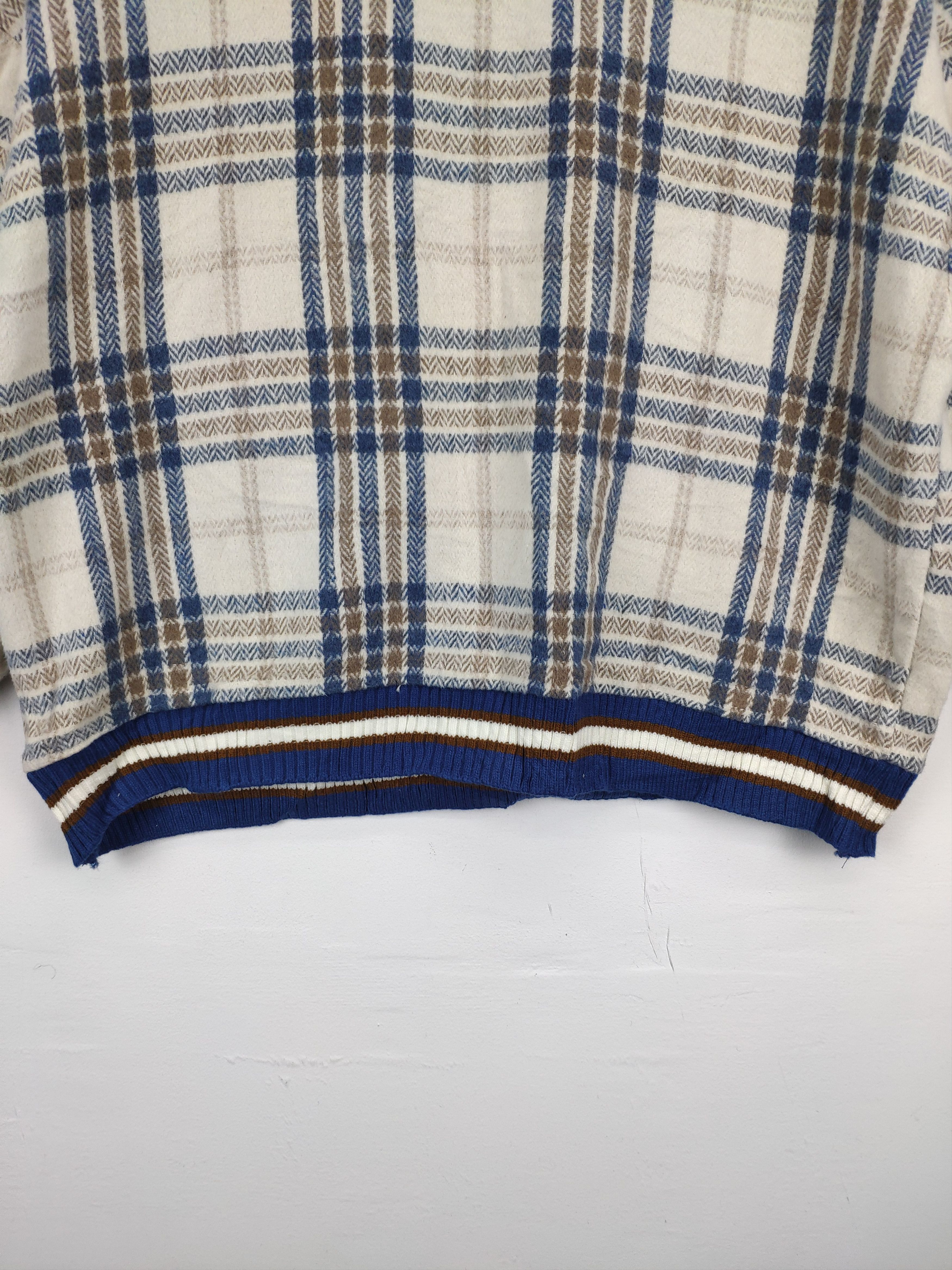 Aran Isles Knitwear × Japanese Brand × Vintage Vintage Knit Sweater Tartan Print V Neck Size US L / EU 52-54 / 3 - 10 Thumbnail