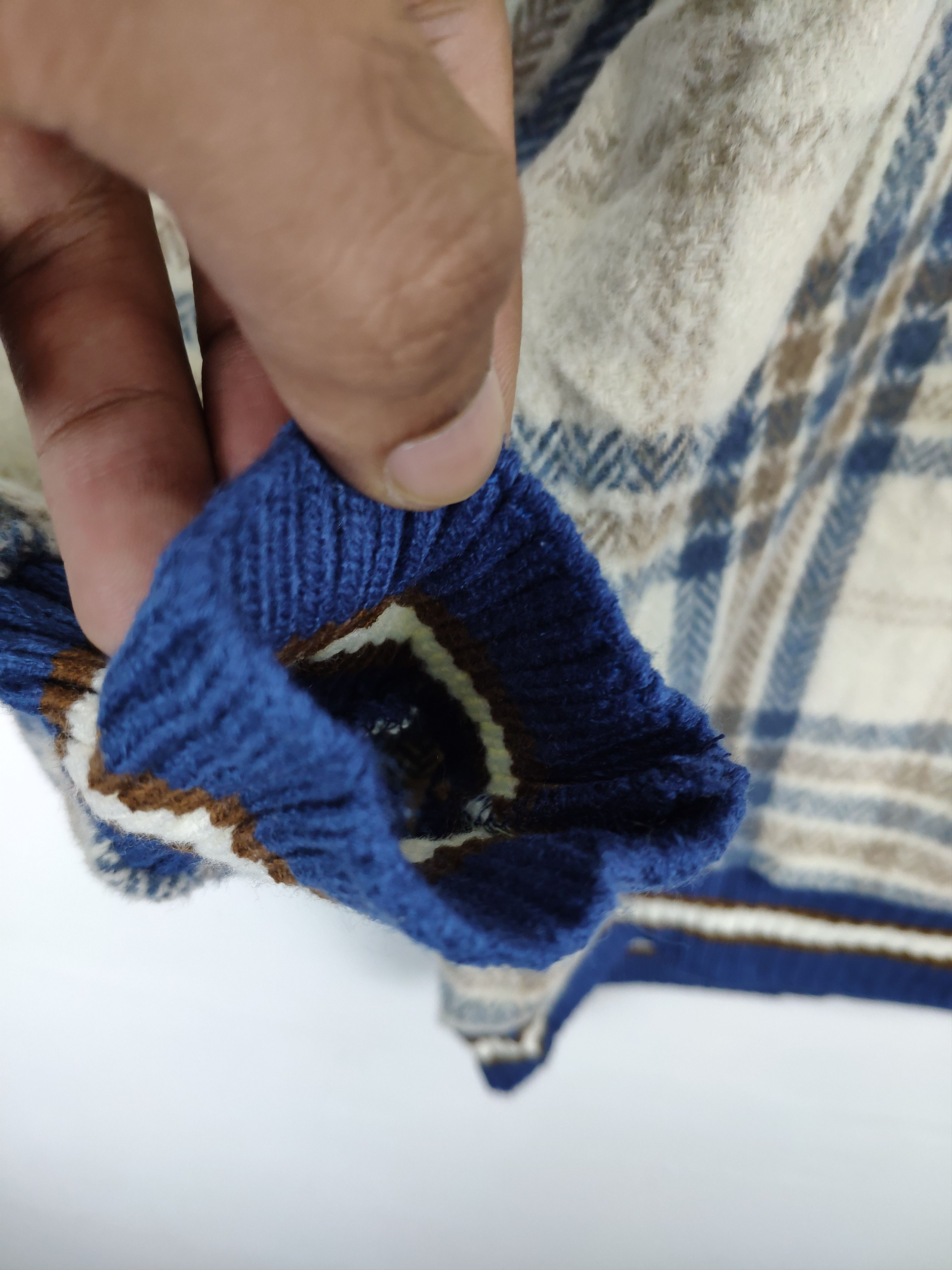 Aran Isles Knitwear × Japanese Brand × Vintage Vintage Knit Sweater Tartan Print V Neck Size US L / EU 52-54 / 3 - 9 Thumbnail