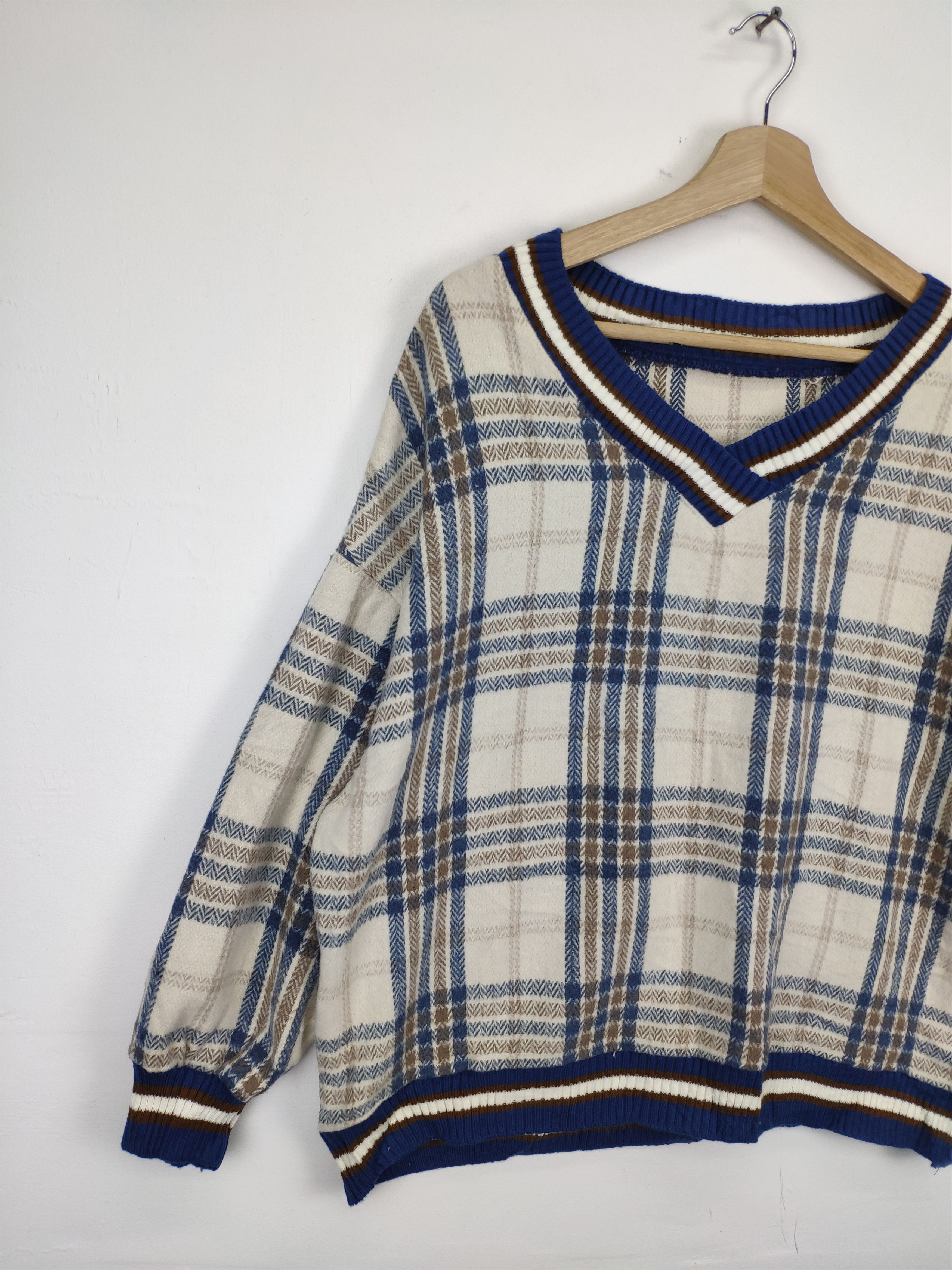 Aran Isles Knitwear × Japanese Brand × Vintage Vintage Knit Sweater Tartan Print V Neck Size US L / EU 52-54 / 3 - 7 Thumbnail