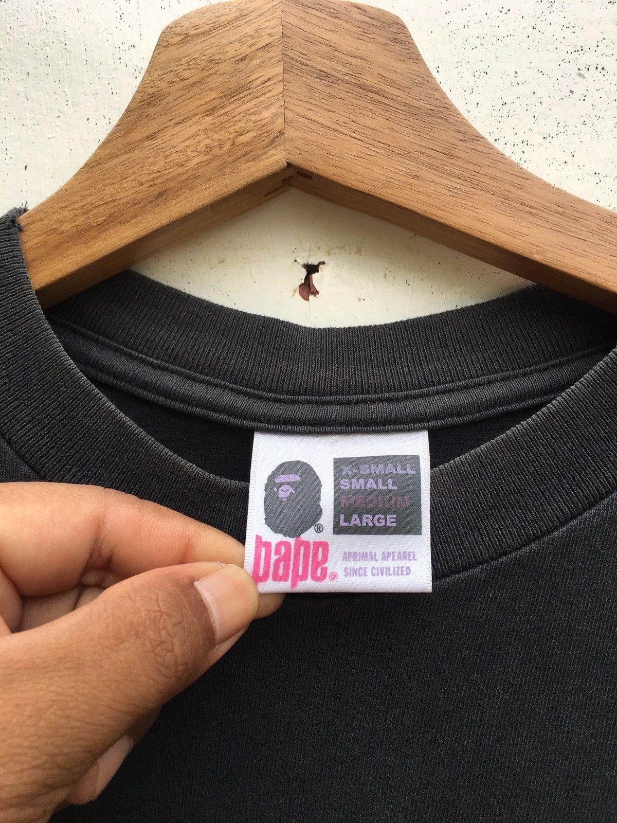 Bape Kiss Logo Tee Size US M / EU 48-50 / 2 - 9 Thumbnail